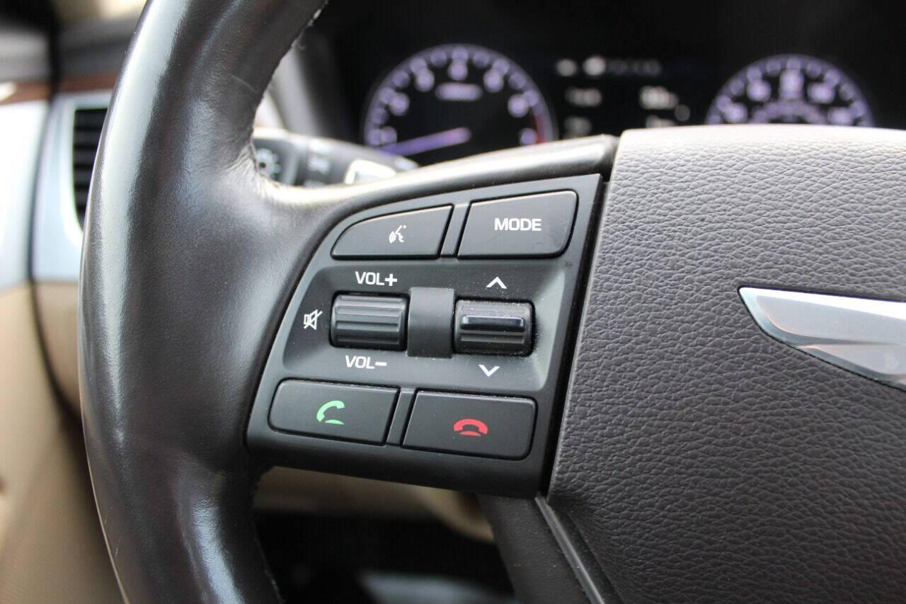 2015 Black Hyundai Genesis 3.8L (KMHGN4JE4FU) with an 3.8L V6 3.8L V6 engine, Automatic 8-Speed transmission, located at 4301 NW 39th , Oklahoma City, OK, 73112, (405) 949-5600, 35.512135, -97.598671 - NO DRIVERS LICENCE NO-FULL COVERAGE INSURANCE-NO CREDIT CHECK. COME ON OVER TO SUPERSPORTS AND TAKE A LOOK AND TEST DRIVE PLEASE GIVE US A CALL AT (405) 949-5600. NO LICENSIA DE MANEJAR- NO SEGURO DE COBERTURA TOTAL- NO VERIFICACCION DE CREDITO. POR FAVOR VENGAN A SUPERSPORTS, ECHE UN VIS - Photo#32