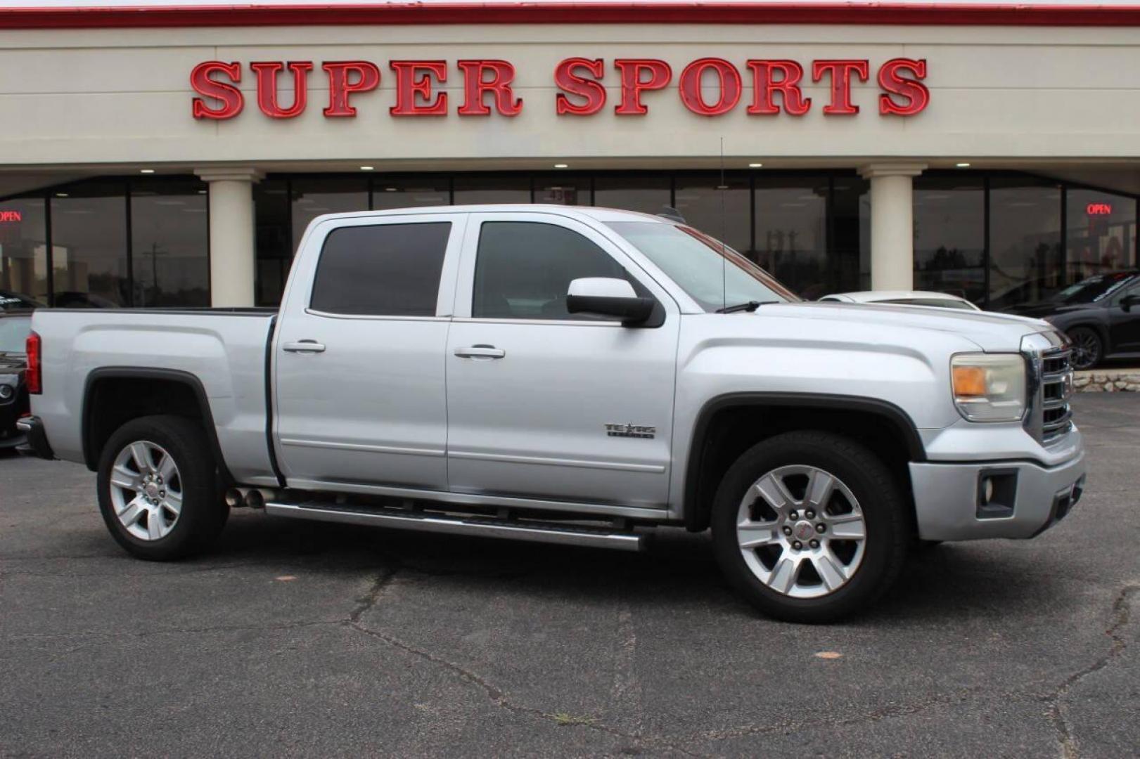 2015 Silver GMC Sierra 1500 SLE Crew Cab Long Box 2WD (3GTP1UEC7FG) with an 5.3L V8 OHV 16V engine, 6-Speed Automatic transmission, located at 4301 NW 39th , Oklahoma City, OK, 73112, (405) 949-5600, 35.512135, -97.598671 - NO DRIVERS LICENCE NO-FULL COVERAGE INSURANCE-NO CREDIT CHECK. COME ON OVER TO SUPERSPORTS AND TAKE A LOOK AND TEST DRIVE. PLEASE GIVE US A CALL AT (405) 949-5600. NO LICENSIA DE MANEJAR- NO SEGURO DE COBERTURA TOTAL- NO VERIFICACCION DE CREDITO. POR FAVOR VENGAN A SUPERSPORTS, - Photo#0