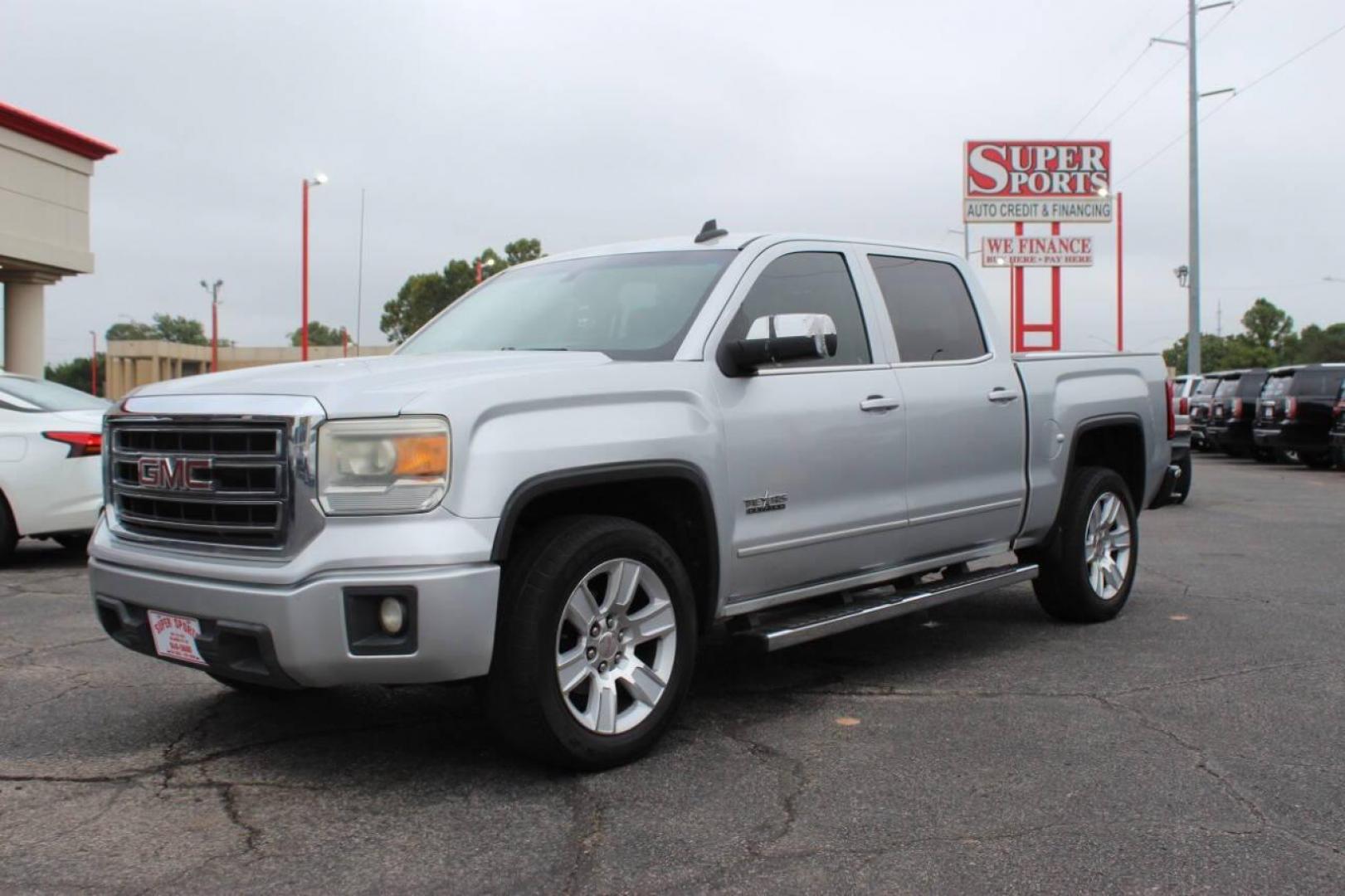 2015 Silver GMC Sierra 1500 SLE Crew Cab Long Box 2WD (3GTP1UEC7FG) with an 5.3L V8 OHV 16V engine, 6-Speed Automatic transmission, located at 4301 NW 39th , Oklahoma City, OK, 73112, (405) 949-5600, 35.512135, -97.598671 - NO DRIVERS LICENCE NO-FULL COVERAGE INSURANCE-NO CREDIT CHECK. COME ON OVER TO SUPERSPORTS AND TAKE A LOOK AND TEST DRIVE. PLEASE GIVE US A CALL AT (405) 949-5600. NO LICENSIA DE MANEJAR- NO SEGURO DE COBERTURA TOTAL- NO VERIFICACCION DE CREDITO. POR FAVOR VENGAN A SUPERSPORTS, - Photo#5