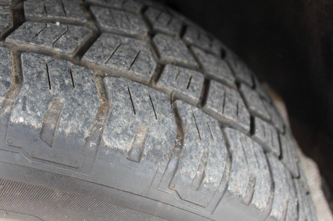 2015 Silver GMC Sierra 1500 SLE Crew Cab Long Box 2WD (3GTP1UEC7FG) with an 5.3L V8 OHV 16V engine, 6-Speed Automatic transmission, located at 4301 NW 39th , Oklahoma City, OK, 73112, (405) 949-5600, 35.512135, -97.598671 - Photo#15