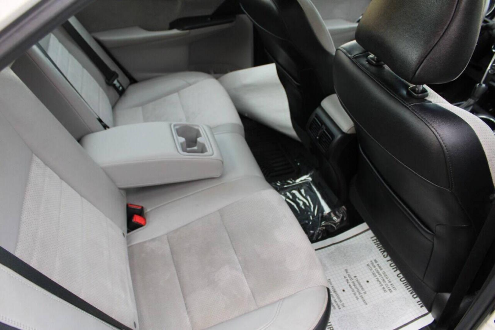 2015 White Toyota Camry SE (4T1BF1FK3FU) with an 2.5L L4 DOHC 16V engine, 6-Speed Automatic transmission, located at 4301 NW 39th , Oklahoma City, OK, 73112, (405) 949-5600, 35.512135, -97.598671 - NO DRIVERS LICENCE NO-FULL COVERAGE INSURANCE-NO CREDIT CHECK. COME ON OVER TO SUPERSPORTS AND TAKE A LOOK AND TEST DRIVE. PLEASE GIVE US A CALL AT (405) 949-5600. NO LICENSIA DE MANEJAR- NO SEGURO DE COBERTURA TOTAL- NO VERIFICACCION DE CREDITO. POR FAVOR VENGAN A SUPERSPORTS, ECHE UN - Photo#8