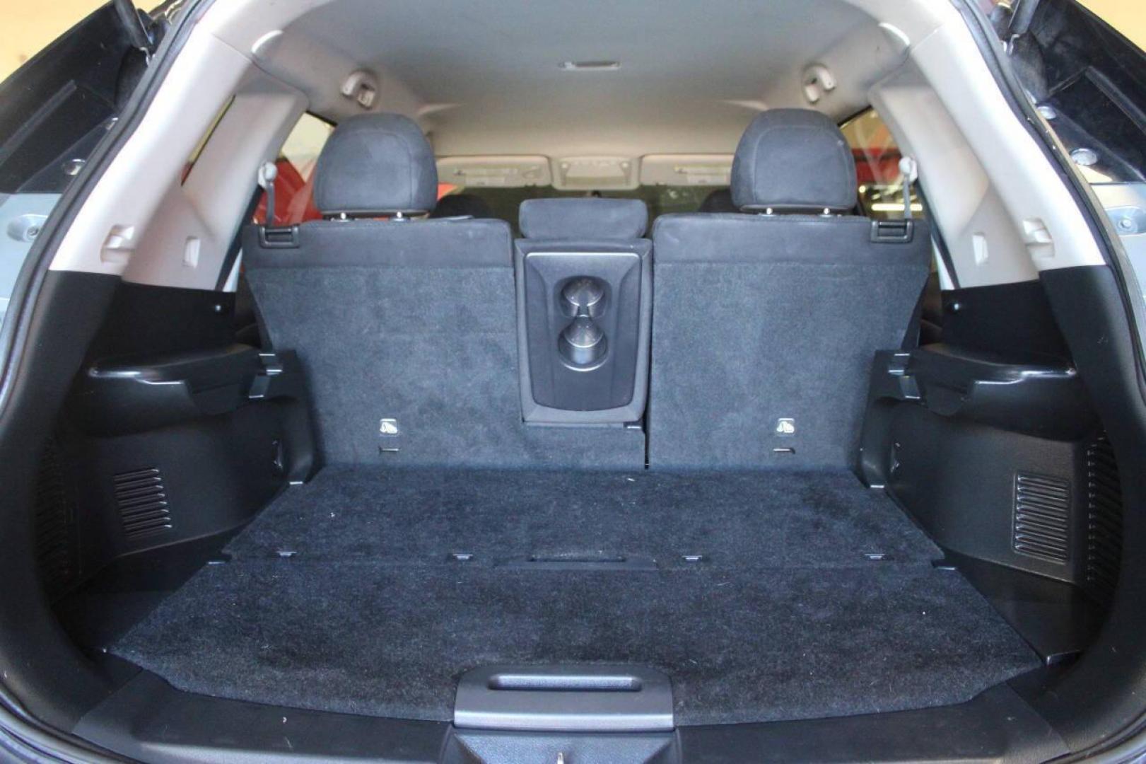 2014 Black Nissan Rogue S AWD (5N1AT2MV0EC) with an 2.5L L4 DOHC 16V engine, Continuously Variable Transmission transmission, located at 4301 NW 39th , Oklahoma City, OK, 73112, (405) 949-5600, 35.512135, -97.598671 - NO DRIVERS LICENCE NO-FULL COVERAGE INSURANCE-NO CREDIT CHECK. COME ON OVER TO SUPERSPORTS AND TAKE A LOOK AND TEST DRIVE. PLEASE GIVE US A CALL AT (405) 949-5600. NO LICENSIA DE MANEJAR- NO SEGURO DE COBERTURA TOTAL- NO VERIFICACCION DE CREDITO. POR FAVOR VENGAN A SUPERSPORTS, ECHE UN - Photo#14