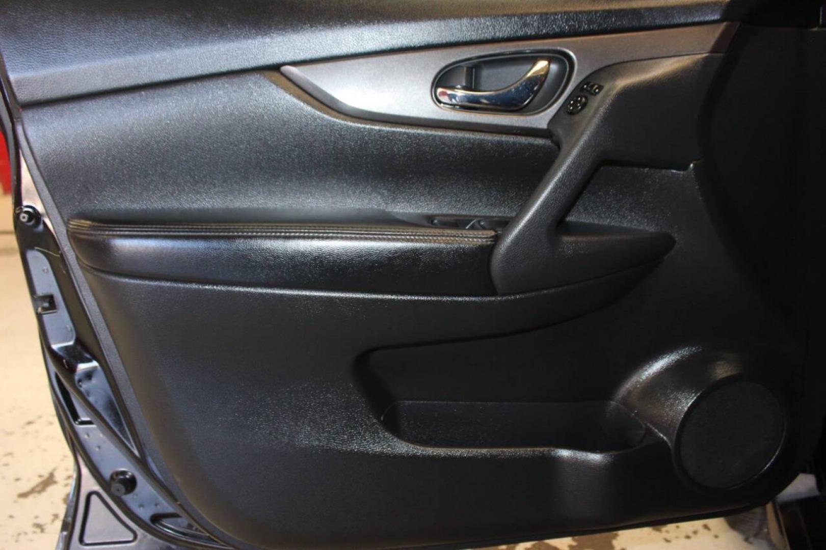 2014 Black Nissan Rogue S AWD (5N1AT2MV0EC) with an 2.5L L4 DOHC 16V engine, Continuously Variable Transmission transmission, located at 4301 NW 39th , Oklahoma City, OK, 73112, (405) 949-5600, 35.512135, -97.598671 - NO DRIVERS LICENCE NO-FULL COVERAGE INSURANCE-NO CREDIT CHECK. COME ON OVER TO SUPERSPORTS AND TAKE A LOOK AND TEST DRIVE. PLEASE GIVE US A CALL AT (405) 949-5600. NO LICENSIA DE MANEJAR- NO SEGURO DE COBERTURA TOTAL- NO VERIFICACCION DE CREDITO. POR FAVOR VENGAN A SUPERSPORTS, ECHE UN - Photo#21
