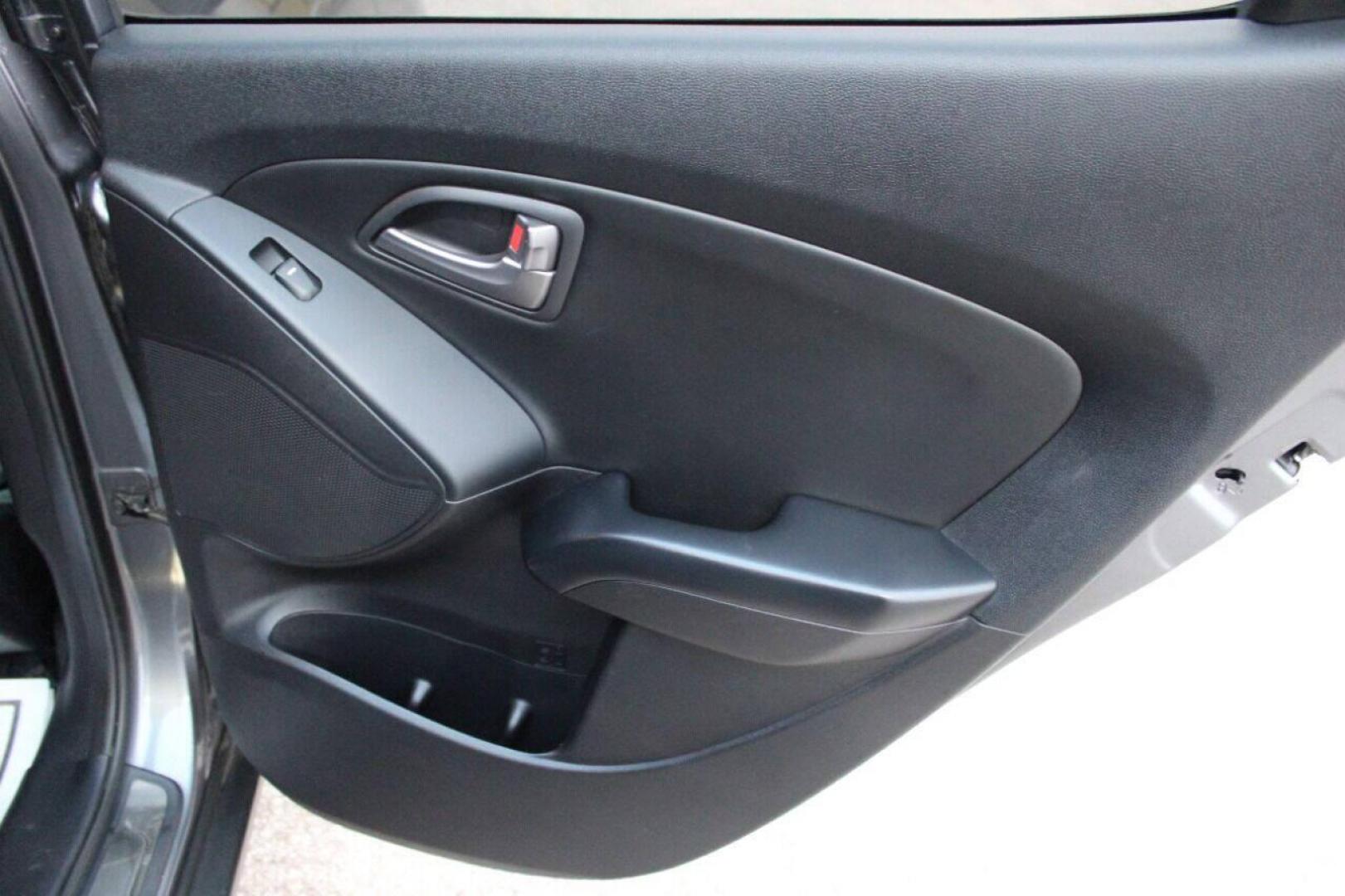 2014 Gray Hyundai Tucson GLS 2WD (KM8JU3AG3EU) with an 2.4L L4 DOHC 16V engine, 6-Speed Automatic transmission, located at 4301 NW 39th , Oklahoma City, OK, 73112, (405) 949-5600, 35.512135, -97.598671 - Photo#14