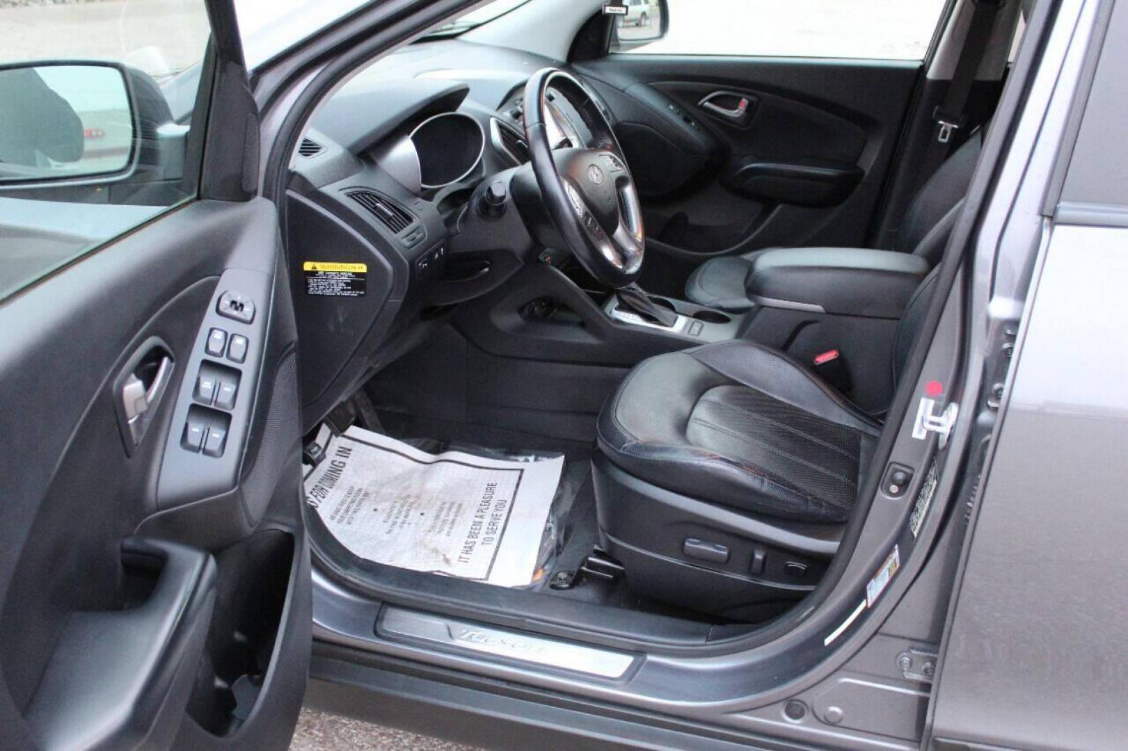 2014 Gray Hyundai Tucson GLS 2WD (KM8JU3AG3EU) with an 2.4L L4 DOHC 16V engine, 6-Speed Automatic transmission, located at 4301 NW 39th , Oklahoma City, OK, 73112, (405) 949-5600, 35.512135, -97.598671 - Photo#20