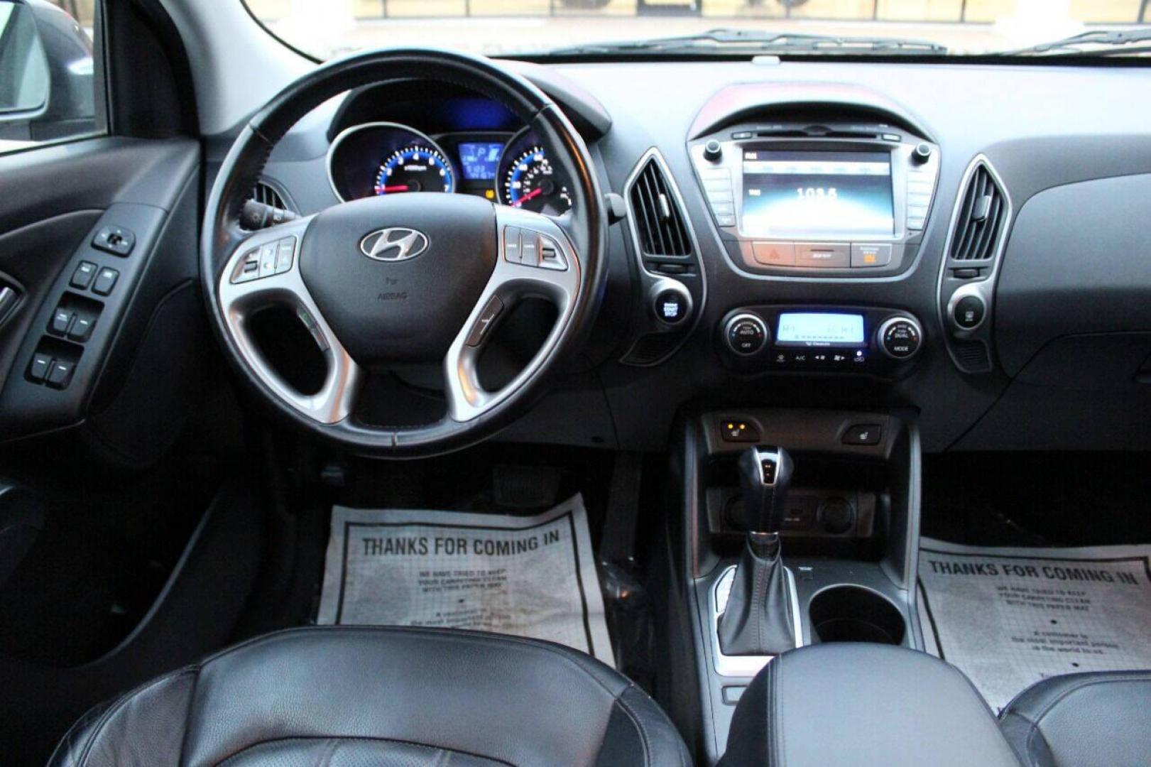 2014 Gray Hyundai Tucson GLS 2WD (KM8JU3AG3EU) with an 2.4L L4 DOHC 16V engine, 6-Speed Automatic transmission, located at 4301 NW 39th , Oklahoma City, OK, 73112, (405) 949-5600, 35.512135, -97.598671 - Photo#23