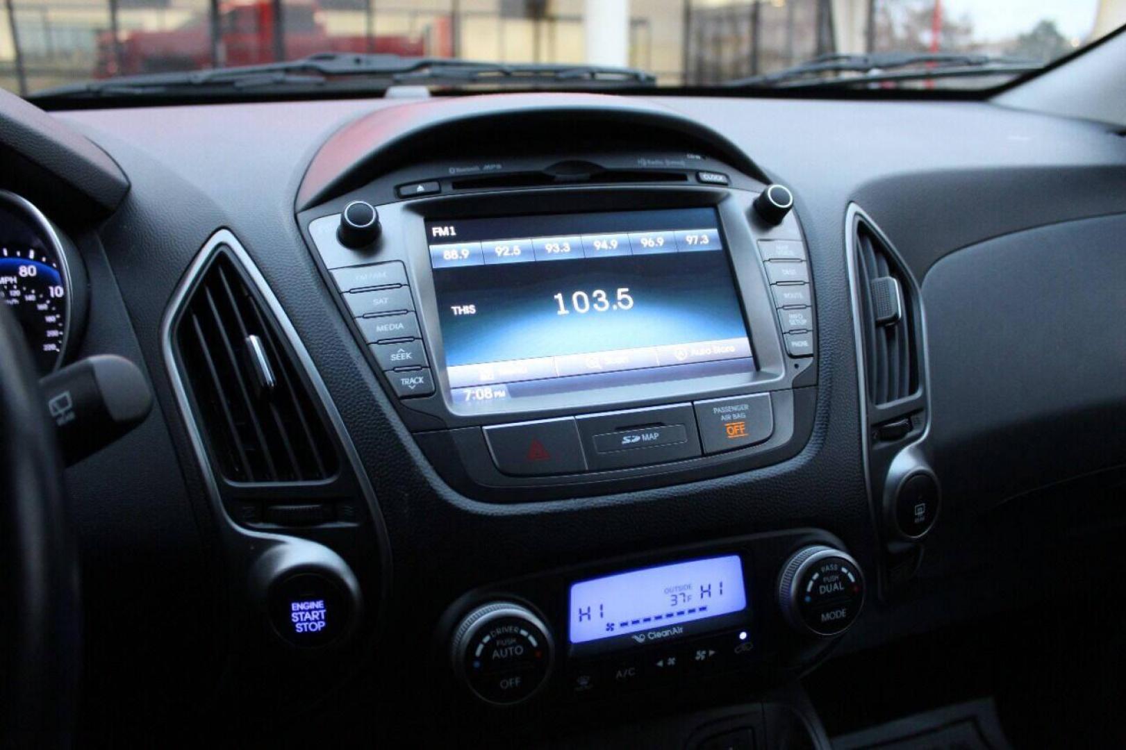 2014 Gray Hyundai Tucson GLS 2WD (KM8JU3AG3EU) with an 2.4L L4 DOHC 16V engine, 6-Speed Automatic transmission, located at 4301 NW 39th , Oklahoma City, OK, 73112, (405) 949-5600, 35.512135, -97.598671 - Photo#25