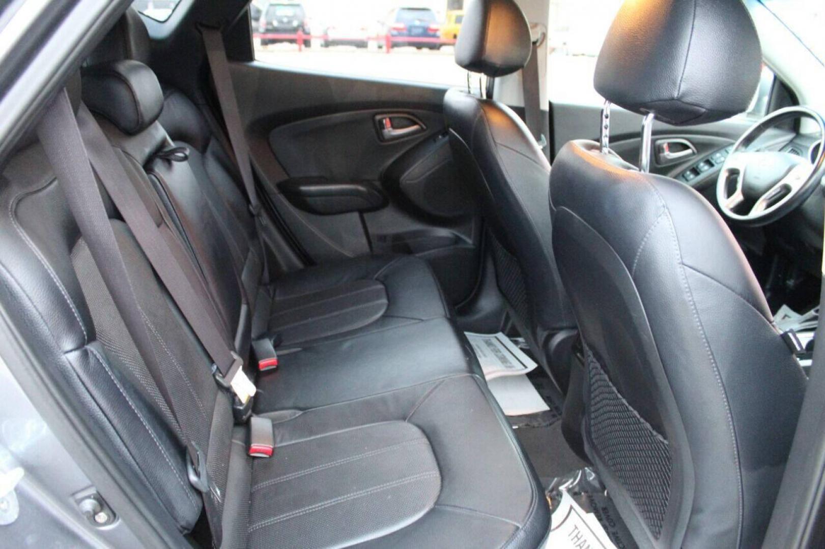 2014 Gray Hyundai Tucson GLS 2WD (KM8JU3AG3EU) with an 2.4L L4 DOHC 16V engine, 6-Speed Automatic transmission, located at 4301 NW 39th , Oklahoma City, OK, 73112, (405) 949-5600, 35.512135, -97.598671 - Photo#15