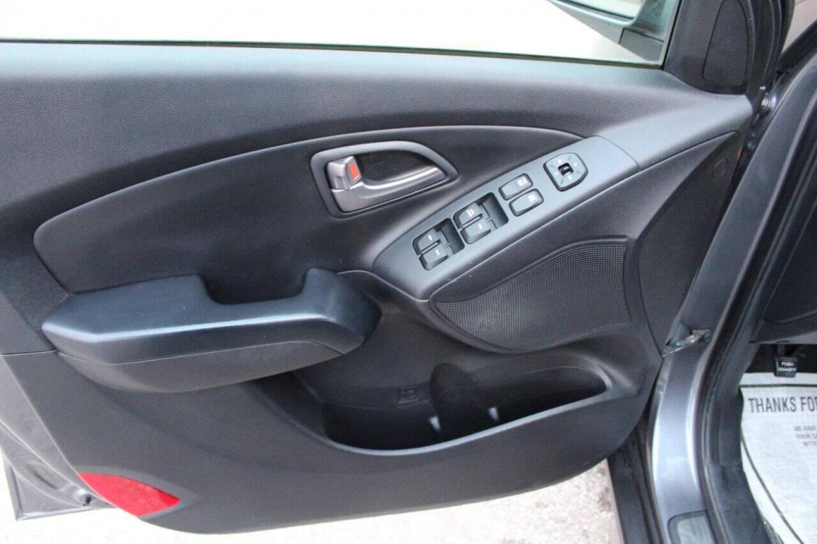 2014 Gray Hyundai Tucson GLS 2WD (KM8JU3AG3EU) with an 2.4L L4 DOHC 16V engine, 6-Speed Automatic transmission, located at 4301 NW 39th , Oklahoma City, OK, 73112, (405) 949-5600, 35.512135, -97.598671 - Photo#21