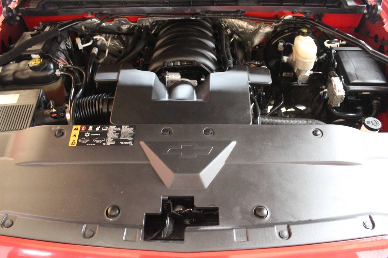 2017 Red Chevrolet Silverado 1500 LT Crew Cab 4WD (3GCUKREC9HG) with an 5.3L V8 5.3L V8 engine, Automatic 6-Speed transmission, located at 4301 NW 39th , Oklahoma City, OK, 73112, (405) 949-5600, 35.512135, -97.598671 - NO DRIVERS LICENCE NO-FULL COVERAGE INSURANCE-NO CREDIT CHECK. COME ON OVER TO SUPERSPORTS AND TAKE A LOOK AND TEST DRIVE. PLEASE GIVE US A CALL AT (405) 949-5600. NO LICENSIA DE MANEJAR- NO SEGURO DE COBERTURA TOTAL- NO VERIFICACCION DE CREDITO. POR FAVOR VENGAN A SUPERSPORTS, ECHE UN - Photo#8