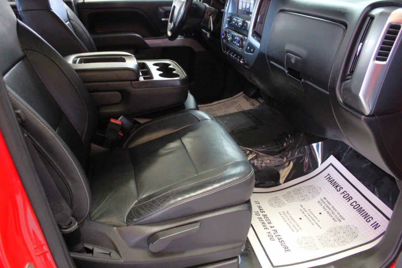 2017 Red Chevrolet Silverado 1500 LT Crew Cab 4WD (3GCUKREC9HG) with an 5.3L V8 5.3L V8 engine, Automatic 6-Speed transmission, located at 4301 NW 39th , Oklahoma City, OK, 73112, (405) 949-5600, 35.512135, -97.598671 - NO DRIVERS LICENCE NO-FULL COVERAGE INSURANCE-NO CREDIT CHECK. COME ON OVER TO SUPERSPORTS AND TAKE A LOOK AND TEST DRIVE. PLEASE GIVE US A CALL AT (405) 949-5600. NO LICENSIA DE MANEJAR- NO SEGURO DE COBERTURA TOTAL- NO VERIFICACCION DE CREDITO. POR FAVOR VENGAN A SUPERSPORTS, ECHE UN - Photo#9