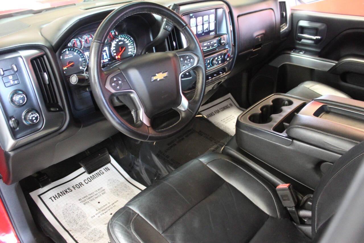 2017 Red Chevrolet Silverado 1500 LT Crew Cab 4WD (3GCUKREC9HG) with an 5.3L V8 5.3L V8 engine, Automatic 6-Speed transmission, located at 4301 NW 39th , Oklahoma City, OK, 73112, (405) 949-5600, 35.512135, -97.598671 - NO DRIVERS LICENCE NO-FULL COVERAGE INSURANCE-NO CREDIT CHECK. COME ON OVER TO SUPERSPORTS AND TAKE A LOOK AND TEST DRIVE. PLEASE GIVE US A CALL AT (405) 949-5600. NO LICENSIA DE MANEJAR- NO SEGURO DE COBERTURA TOTAL- NO VERIFICACCION DE CREDITO. POR FAVOR VENGAN A SUPERSPORTS, ECHE UN - Photo#15