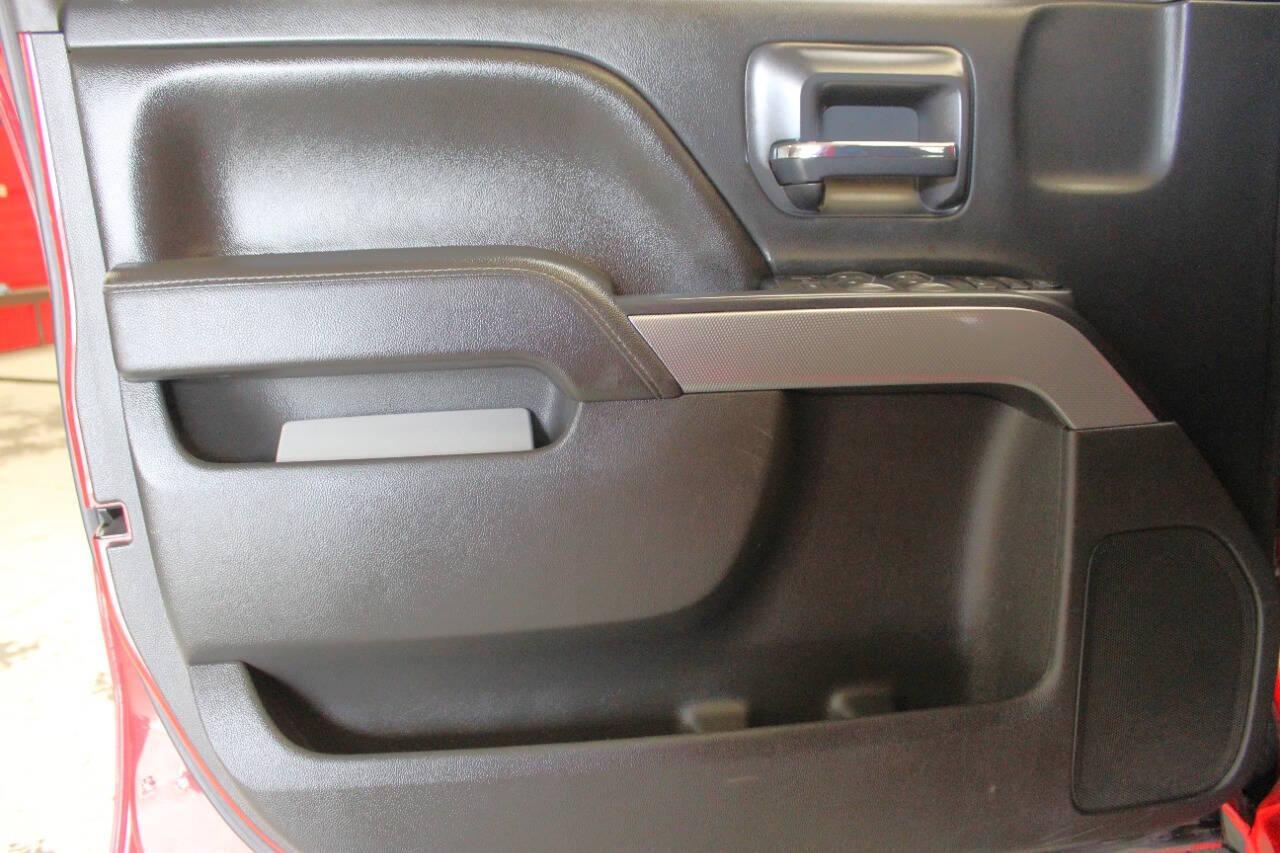 2017 Red Chevrolet Silverado 1500 LT Crew Cab 4WD (3GCUKREC9HG) with an 5.3L V8 5.3L V8 engine, Automatic 6-Speed transmission, located at 4301 NW 39th , Oklahoma City, OK, 73112, (405) 949-5600, 35.512135, -97.598671 - NO DRIVERS LICENCE NO-FULL COVERAGE INSURANCE-NO CREDIT CHECK. COME ON OVER TO SUPERSPORTS AND TAKE A LOOK AND TEST DRIVE. PLEASE GIVE US A CALL AT (405) 949-5600. NO LICENSIA DE MANEJAR- NO SEGURO DE COBERTURA TOTAL- NO VERIFICACCION DE CREDITO. POR FAVOR VENGAN A SUPERSPORTS, ECHE UN - Photo#17