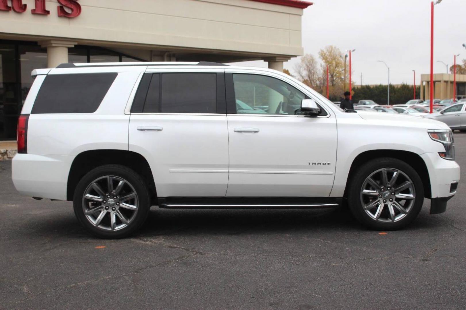 2017 White Chevrolet Tahoe Premier 4WD (1GNSKCKCXHR) with an 5.3L V8 OHV 16V engine, 6A transmission, located at 4301 NW 39th , Oklahoma City, OK, 73112, (405) 949-5600, 35.512135, -97.598671 - NO DRIVERS LICENCE NO-FULL COVERAGE INSURANCE-NO CREDIT CHECK. COME ON OVER TO SUPERSPORTS AND TAKE A LOOK AND TEST DRIVE. PLEASE GIVE US A CALL AT (405) 949-5600. NO LICENSIA DE MANEJAR- NO SEGURO DE COBERTURA TOTAL- NO VERIFICACCION DE CREDITO. POR FAVOR VENGAN A SUPERSPORTS, - Photo#3