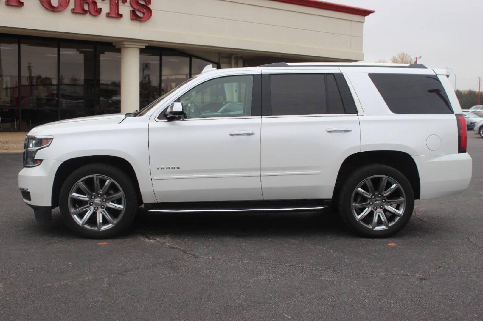 2017 White Chevrolet Tahoe Premier 4WD (1GNSKCKCXHR) with an 5.3L V8 OHV 16V engine, 6A transmission, located at 4301 NW 39th , Oklahoma City, OK, 73112, (405) 949-5600, 35.512135, -97.598671 - NO DRIVERS LICENCE NO-FULL COVERAGE INSURANCE-NO CREDIT CHECK. COME ON OVER TO SUPERSPORTS AND TAKE A LOOK AND TEST DRIVE. PLEASE GIVE US A CALL AT (405) 949-5600. NO LICENSIA DE MANEJAR- NO SEGURO DE COBERTURA TOTAL- NO VERIFICACCION DE CREDITO. POR FAVOR VENGAN A SUPERSPORTS, - Photo#6