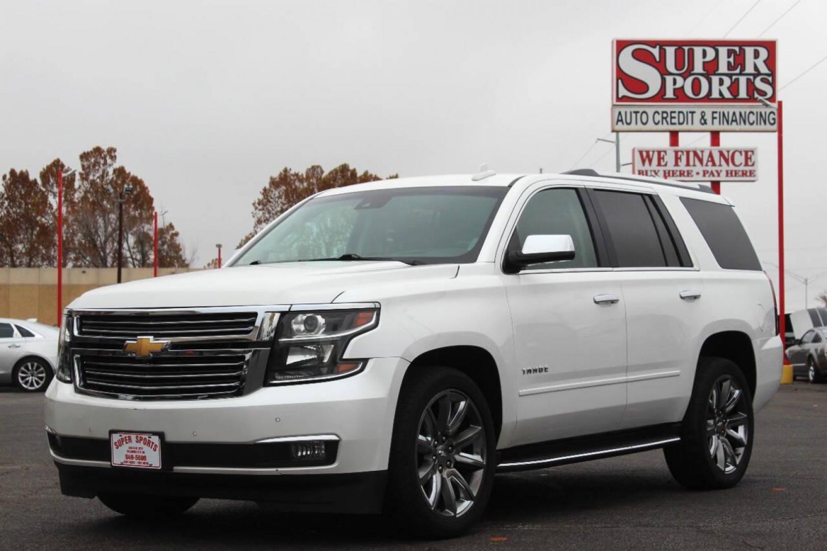 2017 White Chevrolet Tahoe Premier 4WD (1GNSKCKCXHR) with an 5.3L V8 OHV 16V engine, 6A transmission, located at 4301 NW 39th , Oklahoma City, OK, 73112, (405) 949-5600, 35.512135, -97.598671 - NO DRIVERS LICENCE NO-FULL COVERAGE INSURANCE-NO CREDIT CHECK. COME ON OVER TO SUPERSPORTS AND TAKE A LOOK AND TEST DRIVE. PLEASE GIVE US A CALL AT (405) 949-5600. NO LICENSIA DE MANEJAR- NO SEGURO DE COBERTURA TOTAL- NO VERIFICACCION DE CREDITO. POR FAVOR VENGAN A SUPERSPORTS, - Photo#7