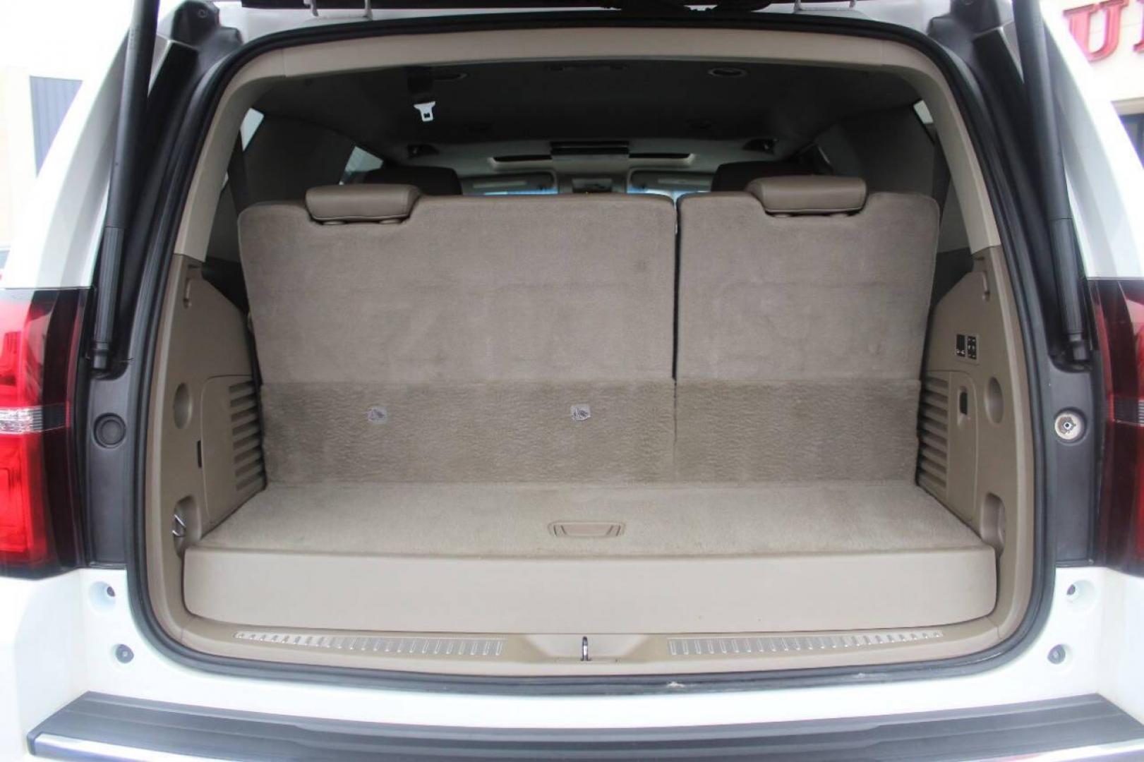 2017 White Chevrolet Tahoe Premier 4WD (1GNSKCKCXHR) with an 5.3L V8 OHV 16V engine, 6A transmission, located at 4301 NW 39th , Oklahoma City, OK, 73112, (405) 949-5600, 35.512135, -97.598671 - NO DRIVERS LICENCE NO-FULL COVERAGE INSURANCE-NO CREDIT CHECK. COME ON OVER TO SUPERSPORTS AND TAKE A LOOK AND TEST DRIVE. PLEASE GIVE US A CALL AT (405) 949-5600. NO LICENSIA DE MANEJAR- NO SEGURO DE COBERTURA TOTAL- NO VERIFICACCION DE CREDITO. POR FAVOR VENGAN A SUPERSPORTS, - Photo#13