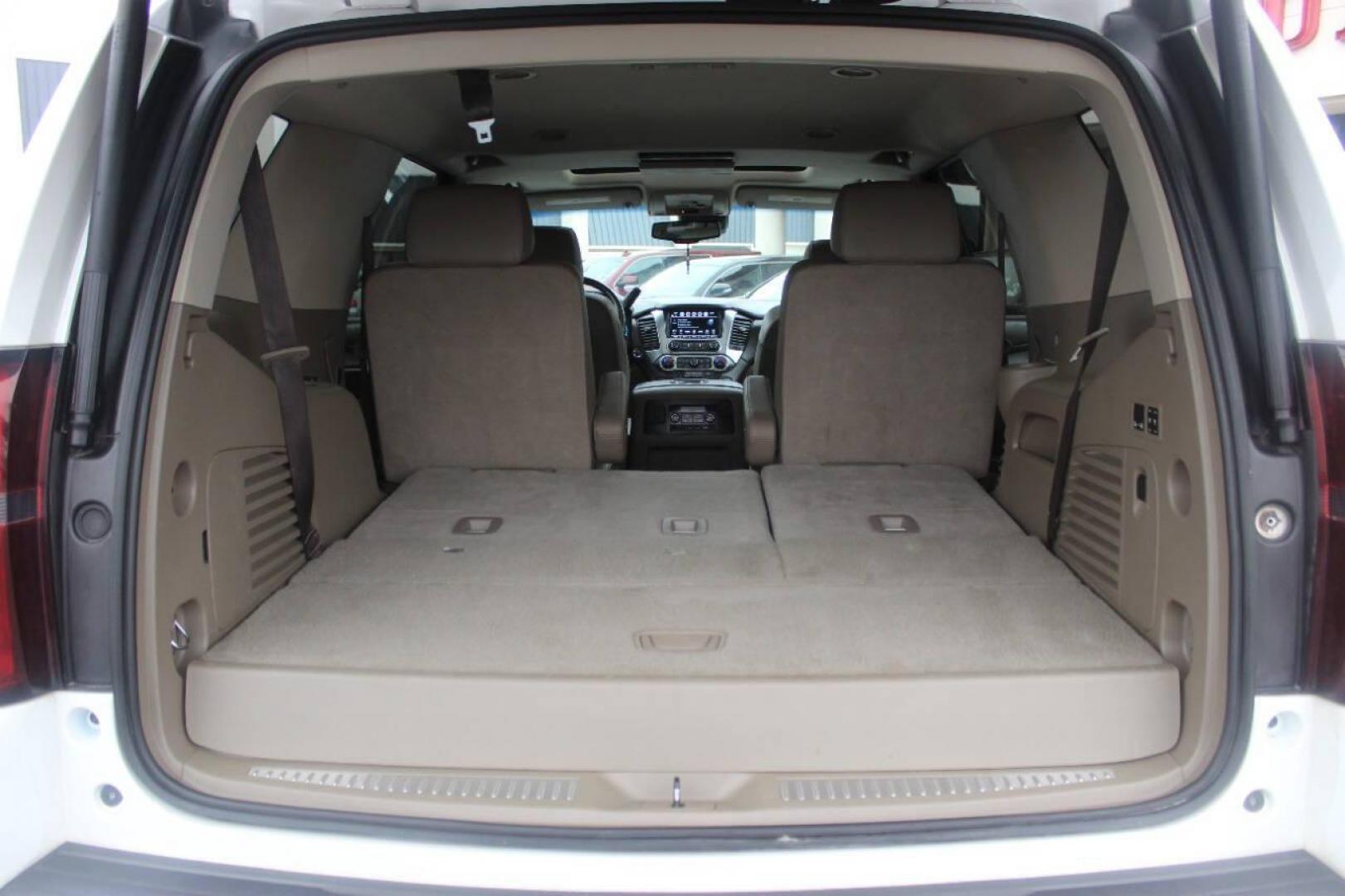 2017 White Chevrolet Tahoe Premier 4WD (1GNSKCKCXHR) with an 5.3L V8 OHV 16V engine, 6A transmission, located at 4301 NW 39th , Oklahoma City, OK, 73112, (405) 949-5600, 35.512135, -97.598671 - NO DRIVERS LICENCE NO-FULL COVERAGE INSURANCE-NO CREDIT CHECK. COME ON OVER TO SUPERSPORTS AND TAKE A LOOK AND TEST DRIVE. PLEASE GIVE US A CALL AT (405) 949-5600. NO LICENSIA DE MANEJAR- NO SEGURO DE COBERTURA TOTAL- NO VERIFICACCION DE CREDITO. POR FAVOR VENGAN A SUPERSPORTS, - Photo#14