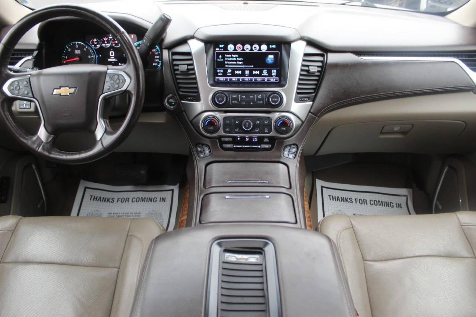 2017 White Chevrolet Tahoe Premier 4WD (1GNSKCKCXHR) with an 5.3L V8 OHV 16V engine, 6A transmission, located at 4301 NW 39th , Oklahoma City, OK, 73112, (405) 949-5600, 35.512135, -97.598671 - NO DRIVERS LICENCE NO-FULL COVERAGE INSURANCE-NO CREDIT CHECK. COME ON OVER TO SUPERSPORTS AND TAKE A LOOK AND TEST DRIVE. PLEASE GIVE US A CALL AT (405) 949-5600. NO LICENSIA DE MANEJAR- NO SEGURO DE COBERTURA TOTAL- NO VERIFICACCION DE CREDITO. POR FAVOR VENGAN A SUPERSPORTS, - Photo#20