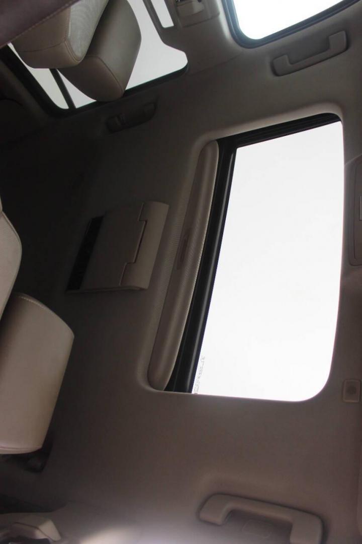 2017 White Chevrolet Tahoe Premier 4WD (1GNSKCKCXHR) with an 5.3L V8 OHV 16V engine, 6A transmission, located at 4301 NW 39th , Oklahoma City, OK, 73112, (405) 949-5600, 35.512135, -97.598671 - NO DRIVERS LICENCE NO-FULL COVERAGE INSURANCE-NO CREDIT CHECK. COME ON OVER TO SUPERSPORTS AND TAKE A LOOK AND TEST DRIVE. PLEASE GIVE US A CALL AT (405) 949-5600. NO LICENSIA DE MANEJAR- NO SEGURO DE COBERTURA TOTAL- NO VERIFICACCION DE CREDITO. POR FAVOR VENGAN A SUPERSPORTS, - Photo#21