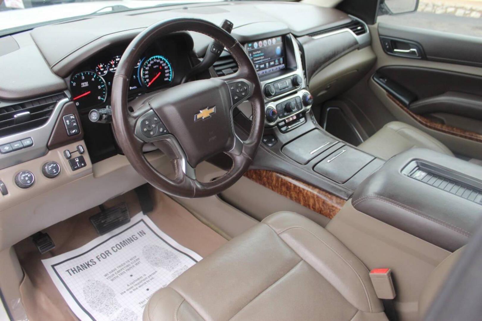 2017 White Chevrolet Tahoe Premier 4WD (1GNSKCKCXHR) with an 5.3L V8 OHV 16V engine, 6A transmission, located at 4301 NW 39th , Oklahoma City, OK, 73112, (405) 949-5600, 35.512135, -97.598671 - NO DRIVERS LICENCE NO-FULL COVERAGE INSURANCE-NO CREDIT CHECK. COME ON OVER TO SUPERSPORTS AND TAKE A LOOK AND TEST DRIVE. PLEASE GIVE US A CALL AT (405) 949-5600. NO LICENSIA DE MANEJAR- NO SEGURO DE COBERTURA TOTAL- NO VERIFICACCION DE CREDITO. POR FAVOR VENGAN A SUPERSPORTS, - Photo#18
