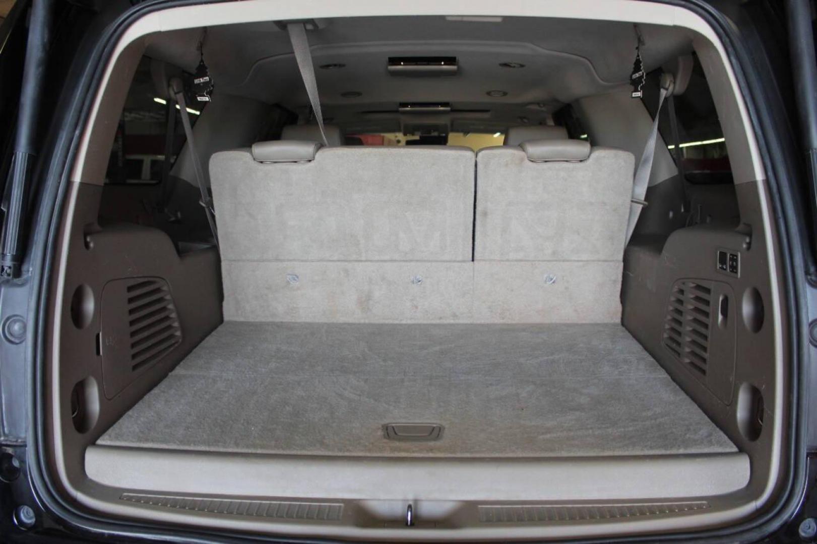 2015 Black Chevrolet Suburban LTZ 1500 4WD (1GNSKKKC3FR) with an 5.3L V8 OHV 16V engine, 6-Speed Automatic transmission, located at 4301 NW 39th , Oklahoma City, OK, 73112, (405) 949-5600, 35.512135, -97.598671 - NO DRIVERS LICENCE NO-FULL COVERAGE INSURANCE-NO CREDIT CHECK. COME ON OVER TO SUPERSPORTS AND TAKE A LOOK AND TEST DRIVE. PLEASE GIVE US A CALL AT (405) 949-5600. NO LICENSIA DE MANEJAR- NO SEGURO DE COBERTURA TOTAL- NO VERIFICACCION DE CREDITO. POR FAVOR VENGAN A SUPERSPORTS, ECHE UN - Photo#13