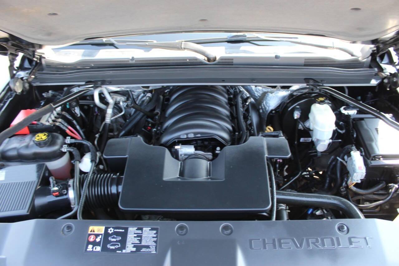 2015 Black Chevrolet Suburban LTZ 1500 4WD (1GNSKKKC3FR) with an 5.3L V8 OHV 16V engine, 6-Speed Automatic transmission, located at 4301 NW 39th , Oklahoma City, OK, 73112, (405) 949-5600, 35.512135, -97.598671 - Photo#7