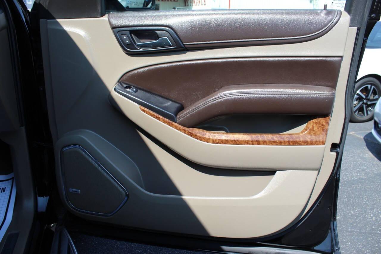 2015 Black Chevrolet Suburban LTZ 1500 4WD (1GNSKKKC3FR) with an 5.3L V8 OHV 16V engine, 6-Speed Automatic transmission, located at 4301 NW 39th , Oklahoma City, OK, 73112, (405) 949-5600, 35.512135, -97.598671 - Photo#9