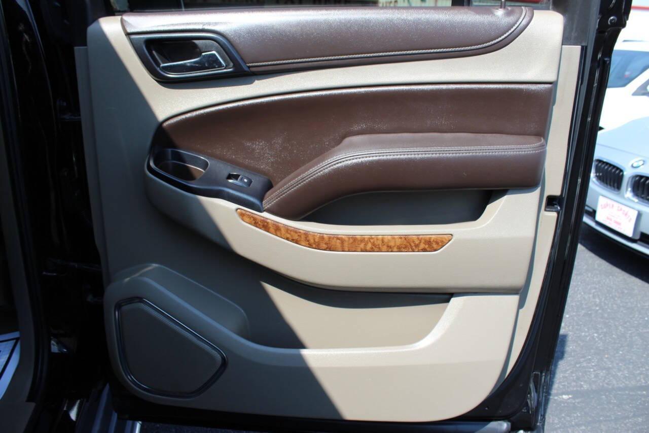 2015 Black Chevrolet Suburban LTZ 1500 4WD (1GNSKKKC3FR) with an 5.3L V8 OHV 16V engine, 6-Speed Automatic transmission, located at 4301 NW 39th , Oklahoma City, OK, 73112, (405) 949-5600, 35.512135, -97.598671 - Photo#11