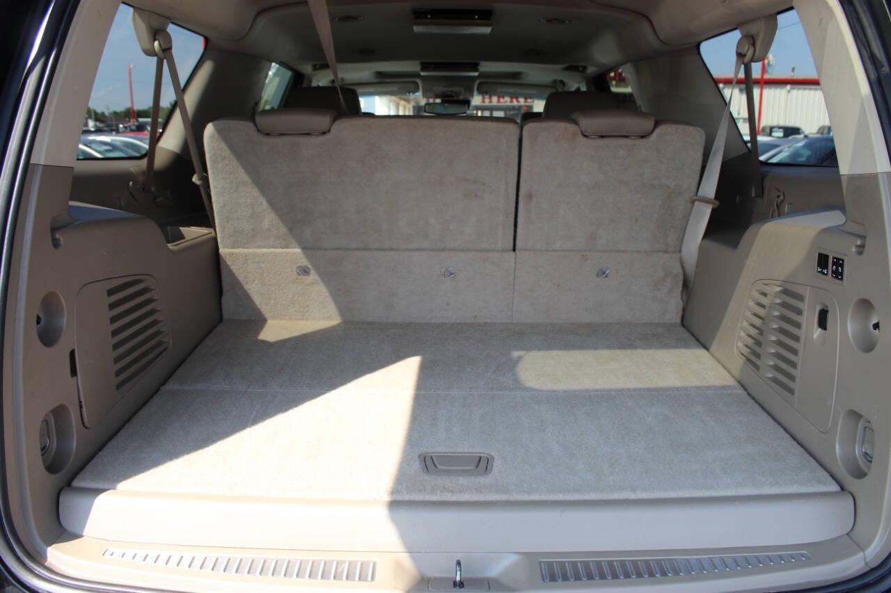 2015 Black Chevrolet Suburban LTZ 1500 4WD (1GNSKKKC3FR) with an 5.3L V8 OHV 16V engine, 6-Speed Automatic transmission, located at 4301 NW 39th , Oklahoma City, OK, 73112, (405) 949-5600, 35.512135, -97.598671 - Photo#12