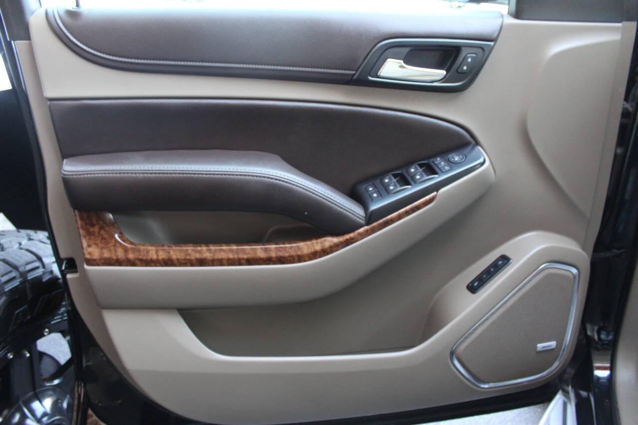 2015 Black Chevrolet Suburban LTZ 1500 4WD (1GNSKKKC3FR) with an 5.3L V8 OHV 16V engine, 6-Speed Automatic transmission, located at 4301 NW 39th , Oklahoma City, OK, 73112, (405) 949-5600, 35.512135, -97.598671 - Photo#18