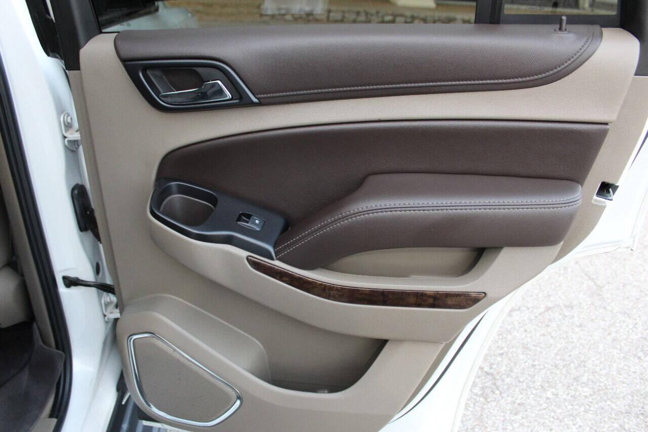 2018 White Chevrolet Tahoe LT 2WD (1GNSCBKC8JR) with an 5.3L V8 5.3L V8 engine, Automatic 6-Speed transmission, located at 4301 NW 39th , Oklahoma City, OK, 73112, (405) 949-5600, 35.512135, -97.598671 - NO DRIVERS LICENCE NO-FULL COVERAGE INSURANCE-NO CREDIT CHECK. COME ON OVER TO SUPERSPORTS AND TAKE A LOOK AND TEST DRIVE PLEASE GIVE US A CALL AT (405) 949-5600. NO LICENSIA DE MANEJAR- NO SEGURO DE COBERTURA TOTAL- NO VERIFICACCION DE CREDITO. POR FAVOR VENGAN A SUPERSPORTS, E - Photo#13