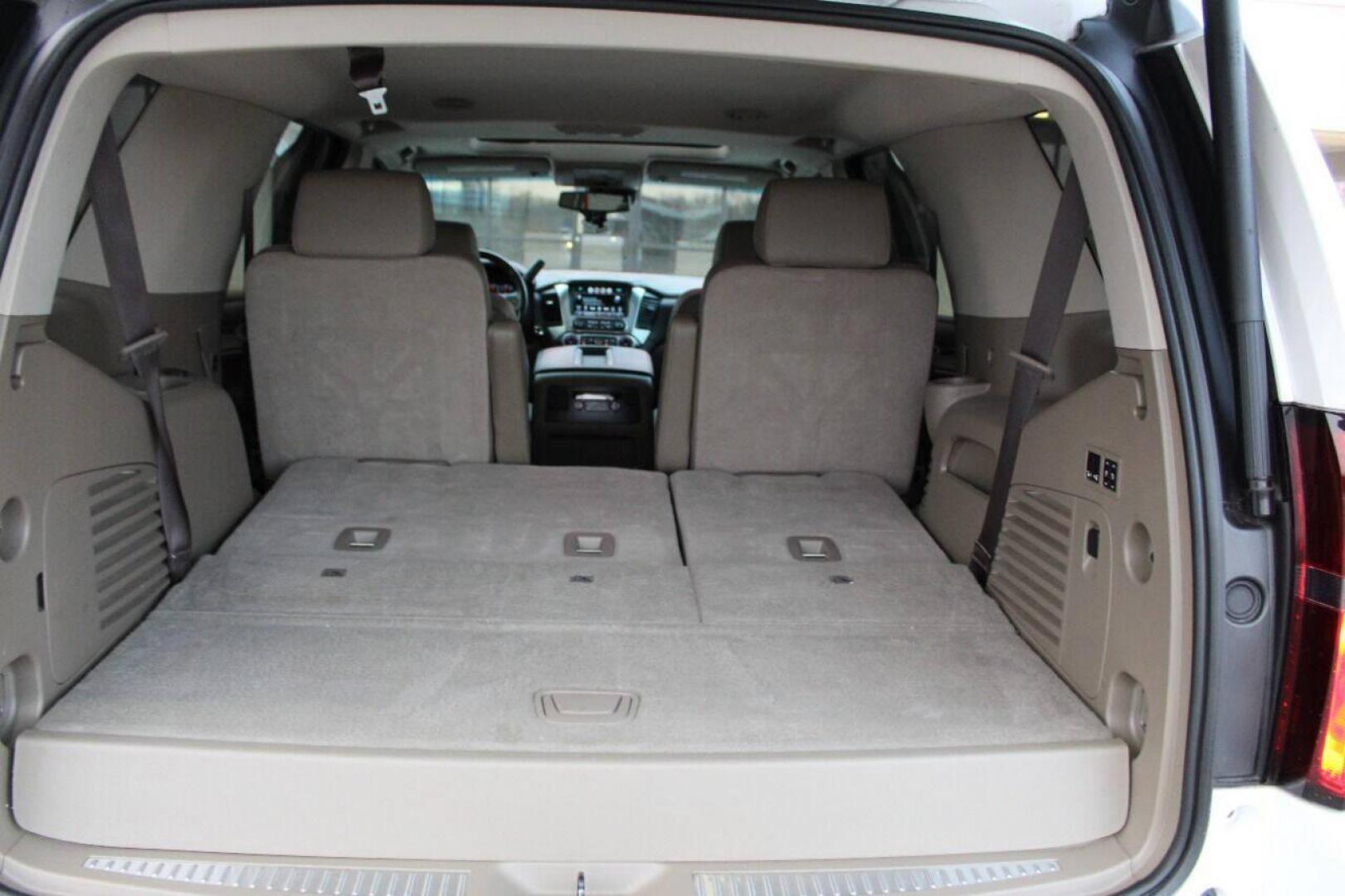 2018 White Chevrolet Tahoe LT 2WD (1GNSCBKC8JR) with an 5.3L V8 5.3L V8 engine, Automatic 6-Speed transmission, located at 4301 NW 39th , Oklahoma City, OK, 73112, (405) 949-5600, 35.512135, -97.598671 - Photo#15