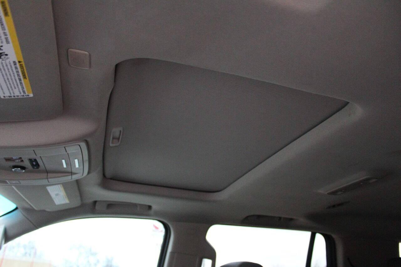 2018 White Chevrolet Tahoe LT 2WD (1GNSCBKC8JR) with an 5.3L V8 5.3L V8 engine, Automatic 6-Speed transmission, located at 4301 NW 39th , Oklahoma City, OK, 73112, (405) 949-5600, 35.512135, -97.598671 - NO DRIVERS LICENCE NO-FULL COVERAGE INSURANCE-NO CREDIT CHECK. COME ON OVER TO SUPERSPORTS AND TAKE A LOOK AND TEST DRIVE PLEASE GIVE US A CALL AT (405) 949-5600. NO LICENSIA DE MANEJAR- NO SEGURO DE COBERTURA TOTAL- NO VERIFICACCION DE CREDITO. POR FAVOR VENGAN A SUPERSPORTS, E - Photo#26