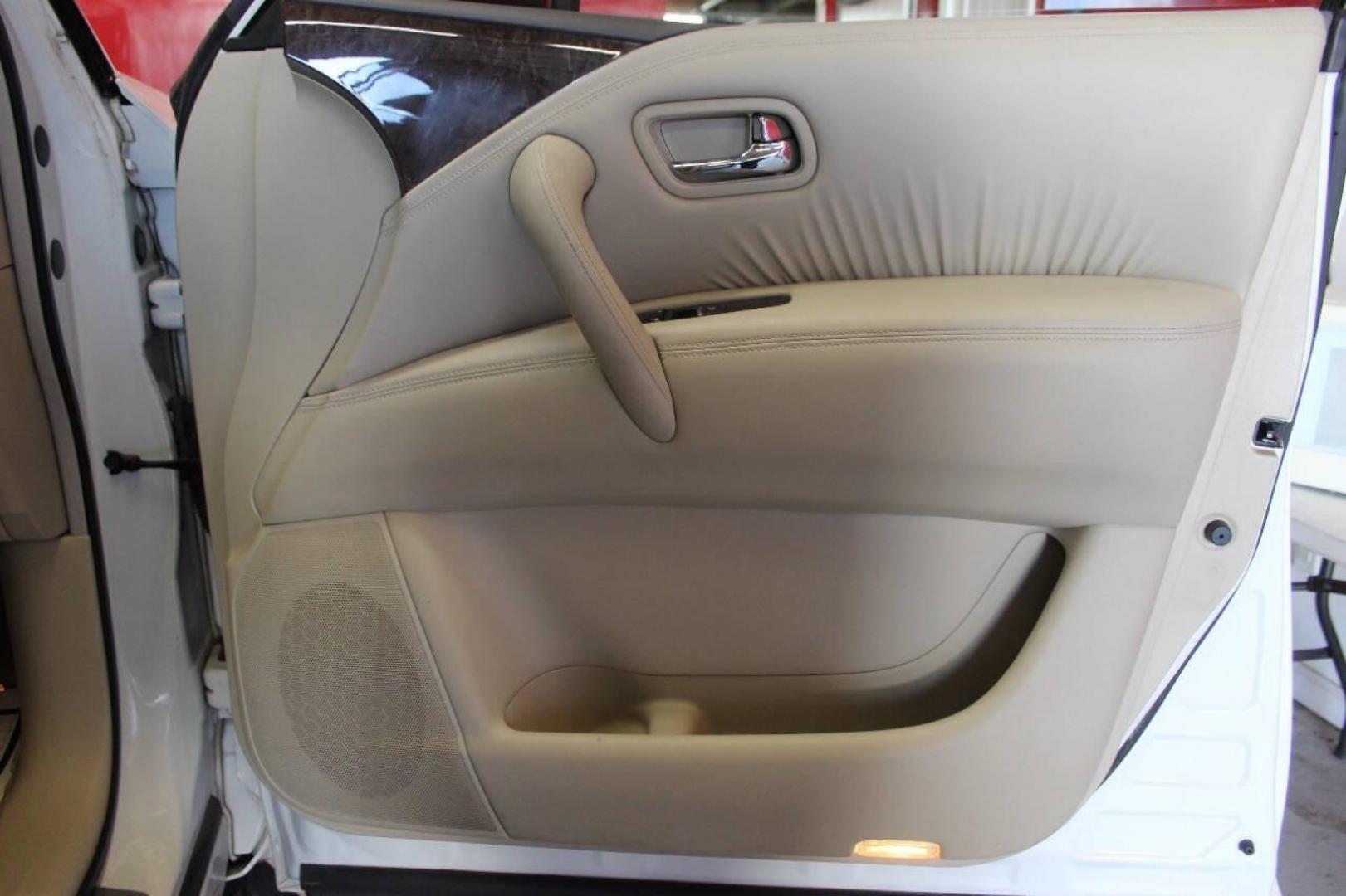 2016 White Infiniti QX80 4WD (JN8AZ2NE0G9) with an 5.6L V8 DOHC 32V engine, 7A transmission, located at 4301 NW 39th , Oklahoma City, OK, 73112, (405) 949-5600, 35.512135, -97.598671 - NO DRIVERS LICENSE - NO FULL COVERAGE INSURANCE NO CREDIT CHECK. COME ON OVER TO SUPERSPORTS AND TAKE A LOOK AND TEST DRIVE. PLEASE GIVE US A CALL AT (405) 949-5600. NO LICENCIA DE MANEJAR - NO SEGURO DE COBERTURA TOTAL - NO VERIFICACION DE CREDITO. POR FAVOR VENGAN A SUPERSPORTS, ECHE - Photo#10