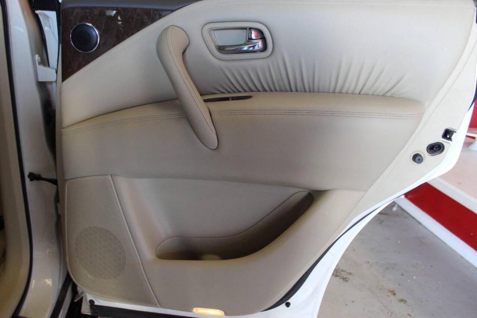 2016 White Infiniti QX80 4WD (JN8AZ2NE0G9) with an 5.6L V8 DOHC 32V engine, 7A transmission, located at 4301 NW 39th , Oklahoma City, OK, 73112, (405) 949-5600, 35.512135, -97.598671 - NO DRIVERS LICENSE - NO FULL COVERAGE INSURANCE NO CREDIT CHECK. COME ON OVER TO SUPERSPORTS AND TAKE A LOOK AND TEST DRIVE. PLEASE GIVE US A CALL AT (405) 949-5600. NO LICENCIA DE MANEJAR - NO SEGURO DE COBERTURA TOTAL - NO VERIFICACION DE CREDITO. POR FAVOR VENGAN A SUPERSPORTS, ECHE - Photo#12