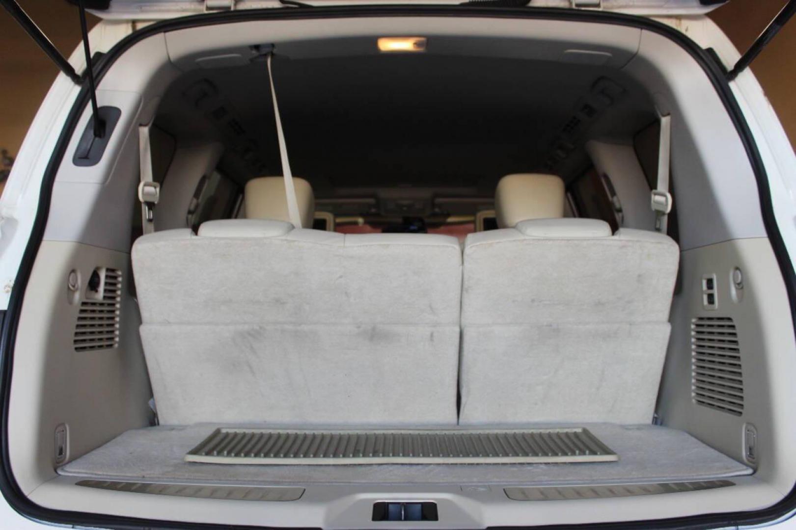 2016 White Infiniti QX80 4WD (JN8AZ2NE0G9) with an 5.6L V8 DOHC 32V engine, 7A transmission, located at 4301 NW 39th , Oklahoma City, OK, 73112, (405) 949-5600, 35.512135, -97.598671 - NO DRIVERS LICENSE - NO FULL COVERAGE INSURANCE NO CREDIT CHECK. COME ON OVER TO SUPERSPORTS AND TAKE A LOOK AND TEST DRIVE. PLEASE GIVE US A CALL AT (405) 949-5600. NO LICENCIA DE MANEJAR - NO SEGURO DE COBERTURA TOTAL - NO VERIFICACION DE CREDITO. POR FAVOR VENGAN A SUPERSPORTS, ECHE - Photo#13