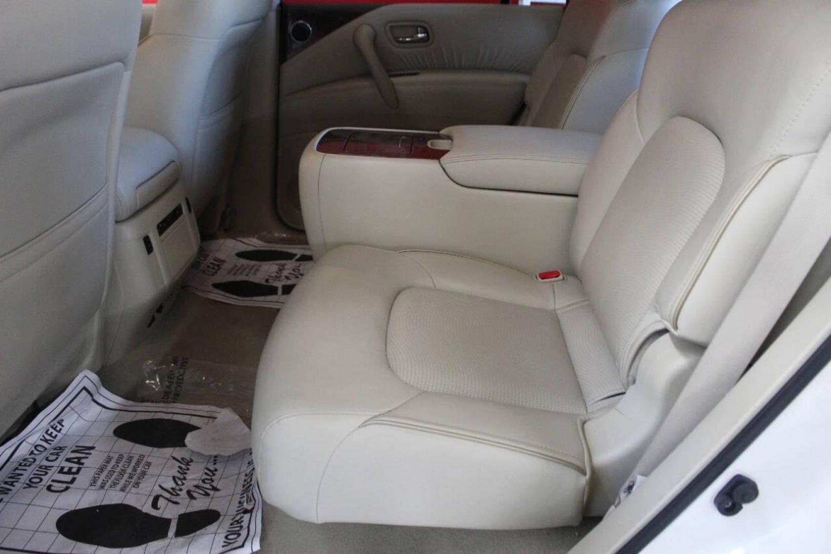 2016 White Infiniti QX80 4WD (JN8AZ2NE0G9) with an 5.6L V8 DOHC 32V engine, 7A transmission, located at 4301 NW 39th , Oklahoma City, OK, 73112, (405) 949-5600, 35.512135, -97.598671 - NO DRIVERS LICENSE - NO FULL COVERAGE INSURANCE NO CREDIT CHECK. COME ON OVER TO SUPERSPORTS AND TAKE A LOOK AND TEST DRIVE. PLEASE GIVE US A CALL AT (405) 949-5600. NO LICENCIA DE MANEJAR - NO SEGURO DE COBERTURA TOTAL - NO VERIFICACION DE CREDITO. POR FAVOR VENGAN A SUPERSPORTS, ECHE - Photo#16