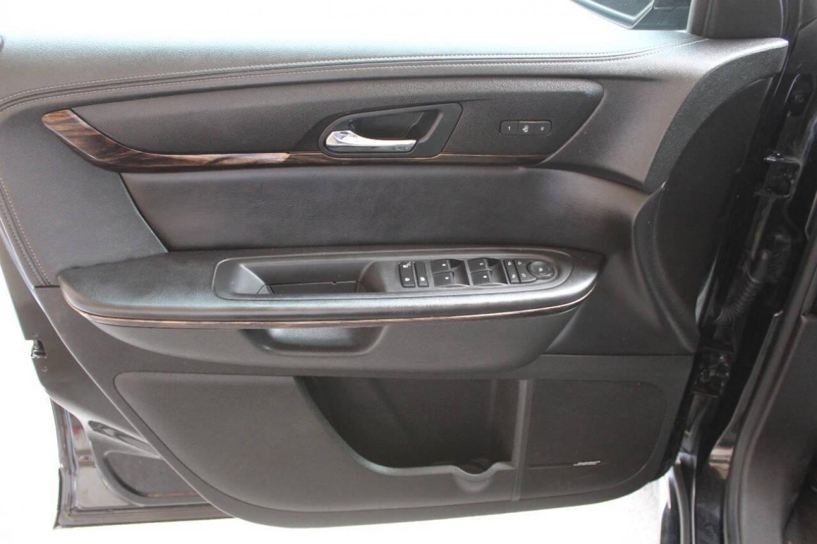 2016 Black GMC Acadia Denali FWD (1GKKRTKD8GJ) with an 3.6L V6 DOHC 24V engine, 6-Speed Automatic transmission, located at 4301 NW 39th , Oklahoma City, OK, 73112, (405) 949-5600, 35.512135, -97.598671 - NO DRIVERS LICENCE NO-FULL COVERAGE INSURANCE-NO CREDIT CHECK. COME ON OVER TO SUPERSPORTS AND TAKE A LOOK AND TEST DRIVE. PLEASE GIVE US A CALL AT (405) 949-5600. NO LICENSIA DE MANEJAR- NO SEGURO DE COBERTURA TOTAL- NO VERIFICACCION DE CREDITO. POR FAVOR VENGAN A SUPERSPORTS, ECHE UN - Photo#20