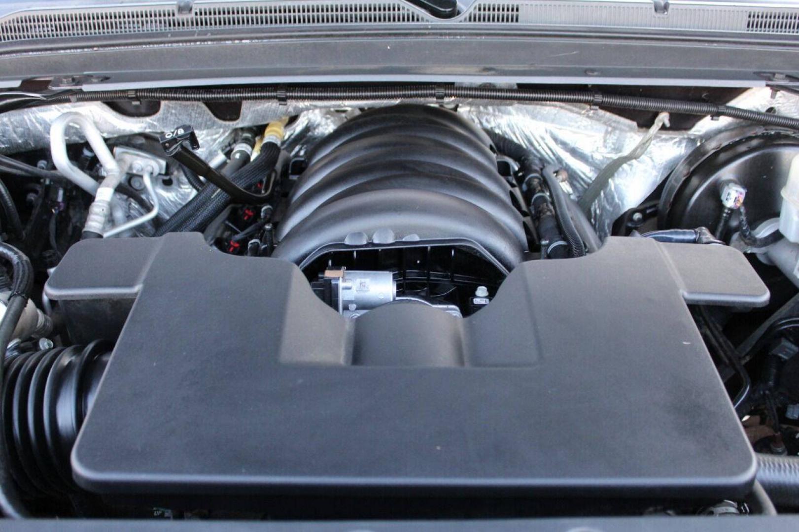 2015 Pewter Chevrolet Tahoe LTZ 4WD (1GNSKCKC6FR) with an 5.3L V8 5.3L V8 engine, Automatic 6-Speed transmission, located at 4301 NW 39th , Oklahoma City, OK, 73112, (405) 949-5600, 35.512135, -97.598671 - Hablamos espanol. SPEND SMART --- BUY FROM SUPER SPORTS. ALL PRICES, DOWN PAYMENTS, PAYMENTS, AND FINANCE TERMS ARE NEGOTIABLE AT THE TIME OF APPROVAL. WE WILL WORK WITH YOU TO FIT YOUR BUDGET. WE WILL EVEN LOWER AND ADJUST THE NUMBERS TO HELP MAKE THE VEHICLE MORE AFFORDABLE FOR YOU.- Photo#7