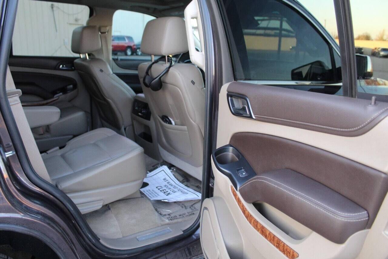 2015 Pewter Chevrolet Tahoe LTZ 4WD (1GNSKCKC6FR) with an 5.3L V8 5.3L V8 engine, Automatic 6-Speed transmission, located at 4301 NW 39th , Oklahoma City, OK, 73112, (405) 949-5600, 35.512135, -97.598671 - Hablamos espaol. SPEND SMART --- BUY FROM SUPER SPORTS. ASKING WHOLESALE CASH PRICE: $13,900 (CASH ONLY) PLUS $100 PROCESSING FEE. ALL PRICES, DOWN PAYMENTS, PAYMENTS, AND FINANCE TERMS ARE NEGOTIABLE AT THE TIME OF APPROVAL. WE WILL WORK WITH YOU TO FIT YOUR BUDGET. WE WILL EVEN LOW- Photo#12