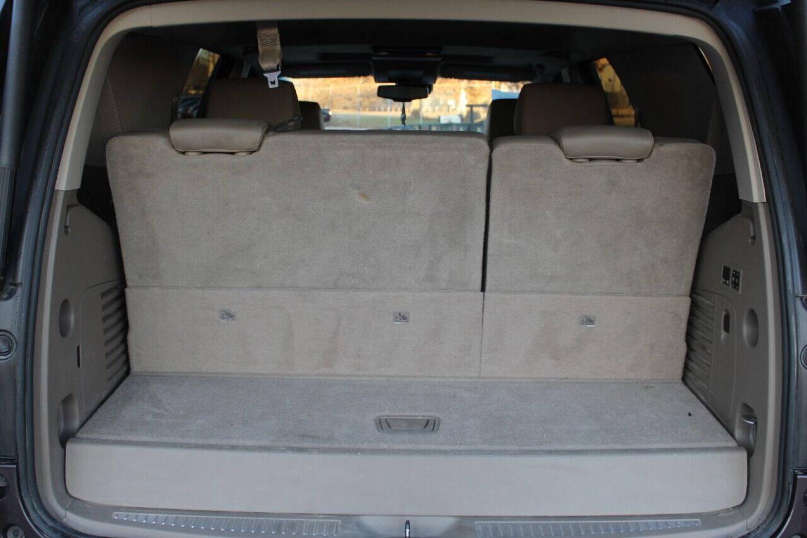 2015 Pewter Chevrolet Tahoe LTZ 4WD (1GNSKCKC6FR) with an 5.3L V8 5.3L V8 engine, Automatic 6-Speed transmission, located at 4301 NW 39th , Oklahoma City, OK, 73112, (405) 949-5600, 35.512135, -97.598671 - Hablamos espanol. SPEND SMART --- BUY FROM SUPER SPORTS. ALL PRICES, DOWN PAYMENTS, PAYMENTS, AND FINANCE TERMS ARE NEGOTIABLE AT THE TIME OF APPROVAL. WE WILL WORK WITH YOU TO FIT YOUR BUDGET. WE WILL EVEN LOWER AND ADJUST THE NUMBERS TO HELP MAKE THE VEHICLE MORE AFFORDABLE FOR YOU.- Photo#14