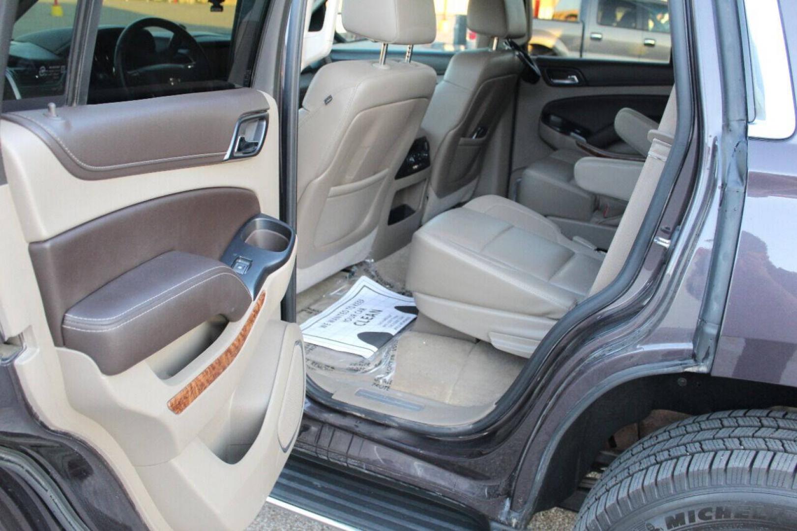 2015 Pewter Chevrolet Tahoe LTZ 4WD (1GNSKCKC6FR) with an 5.3L V8 5.3L V8 engine, Automatic 6-Speed transmission, located at 4301 NW 39th , Oklahoma City, OK, 73112, (405) 949-5600, 35.512135, -97.598671 - Hablamos espanol. SPEND SMART --- BUY FROM SUPER SPORTS. ALL PRICES, DOWN PAYMENTS, PAYMENTS, AND FINANCE TERMS ARE NEGOTIABLE AT THE TIME OF APPROVAL. WE WILL WORK WITH YOU TO FIT YOUR BUDGET. WE WILL EVEN LOWER AND ADJUST THE NUMBERS TO HELP MAKE THE VEHICLE MORE AFFORDABLE FOR YOU.- Photo#17