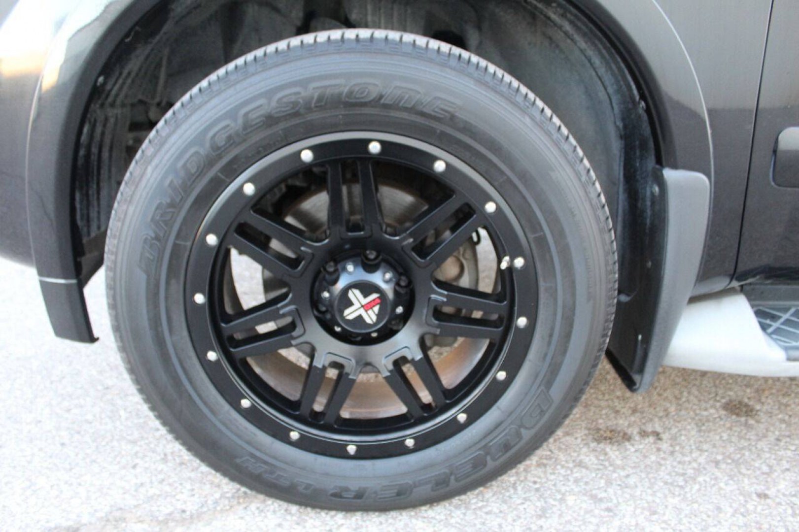 2013 Black Nissan Armada Platinum 4WD (5N1AA0NEXDN) with an 5.6L V8 5.6L V8 engine, Automatic 5-Speed transmission, located at 4301 NW 39th , Oklahoma City, OK, 73112, (405) 949-5600, 35.512135, -97.598671- Photo#8