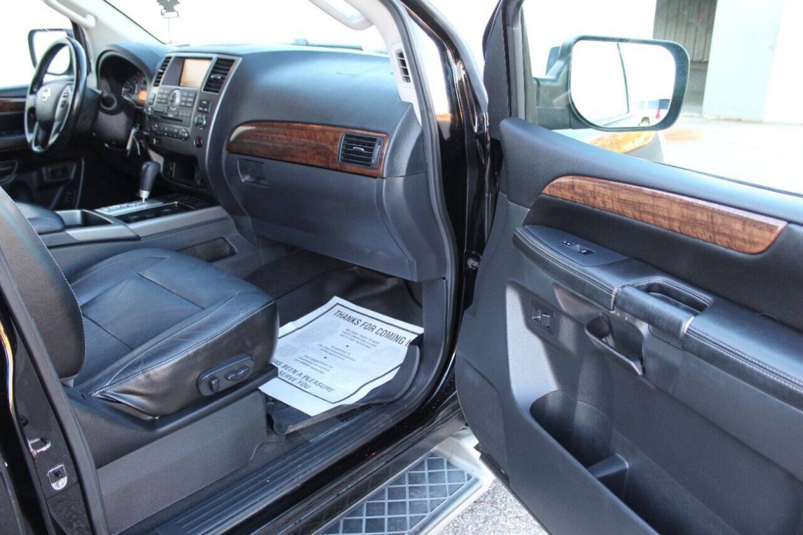 2013 Black Nissan Armada Platinum 4WD (5N1AA0NEXDN) with an 5.6L V8 5.6L V8 engine, Automatic 5-Speed transmission, located at 4301 NW 39th , Oklahoma City, OK, 73112, (405) 949-5600, 35.512135, -97.598671- Photo#9
