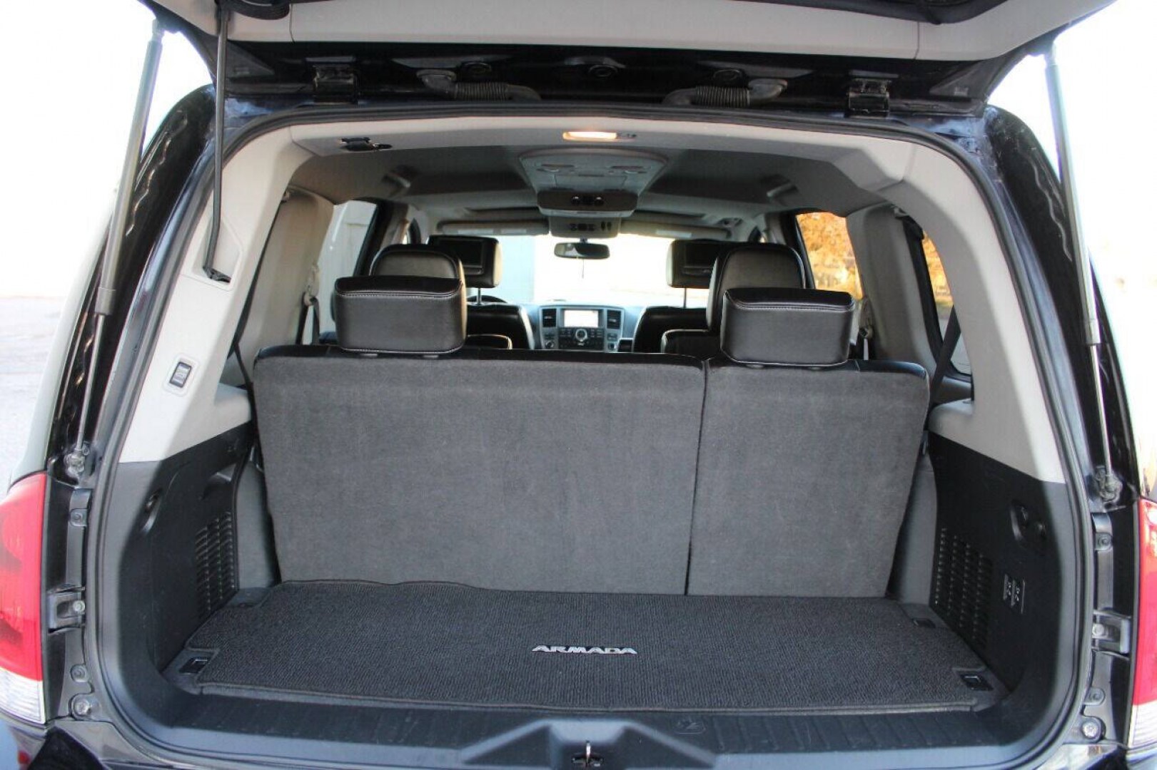 2013 Black Nissan Armada Platinum 4WD (5N1AA0NEXDN) with an 5.6L V8 5.6L V8 engine, Automatic 5-Speed transmission, located at 4301 NW 39th , Oklahoma City, OK, 73112, (405) 949-5600, 35.512135, -97.598671- Photo#15