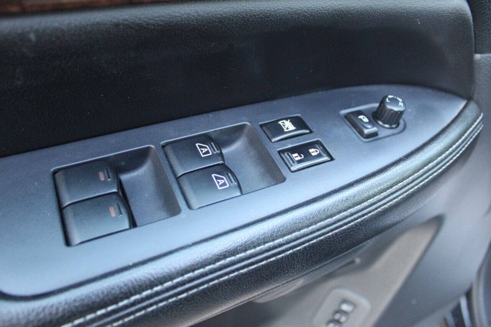 2013 Black Nissan Armada Platinum 4WD (5N1AA0NEXDN) with an 5.6L V8 5.6L V8 engine, Automatic 5-Speed transmission, located at 4301 NW 39th , Oklahoma City, OK, 73112, (405) 949-5600, 35.512135, -97.598671- Photo#23
