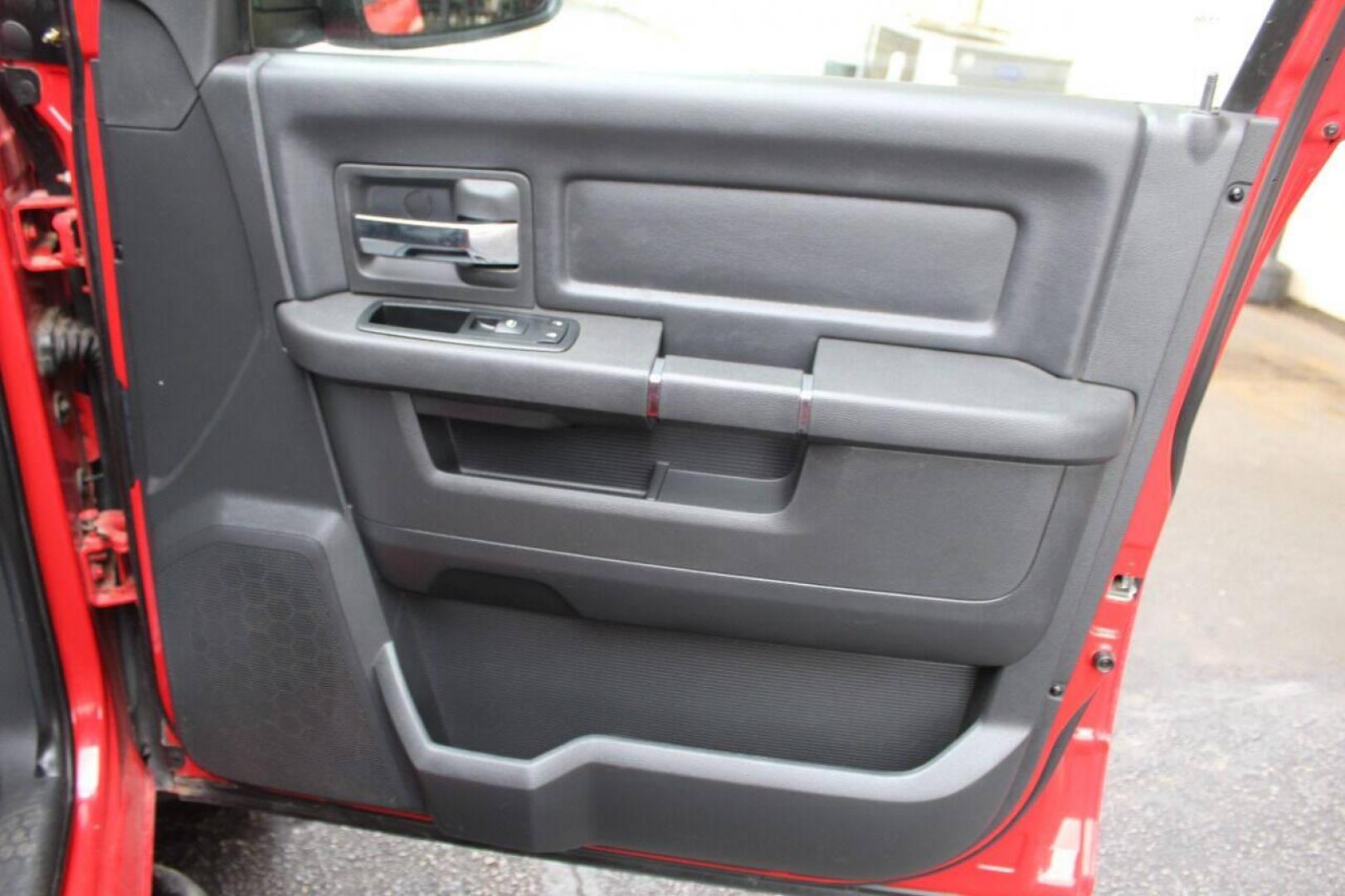 2010 Red Dodge Ram 1500 Laramie Crew Cab 4WD (1D7RV1CT9AS) with an 5.7L V8 OHV 16V engine, 5-Speed Automatic transmission, located at 4301 NW 39th , Oklahoma City, OK, 73112, (405) 949-5600, 35.512135, -97.598671 - NO DRIVERS LICENCE NO-FULL COVERAGE INSURANCE-NO CREDIT CHECK. COME ON OVER TO SUPERSPORTS AND TAKE A LOOK AND TEST DRIVE. PLEASE GIVE US A CALL AT (405) 949-5600. NO LICENSIA DE MANEJAR- NO SEGURO DE COBERTURA TOTAL- NO VERIFICACCION DE CREDITO. POR FAVOR VENGAN A SUPERSPORTS, ECHE UN VI - Photo#5