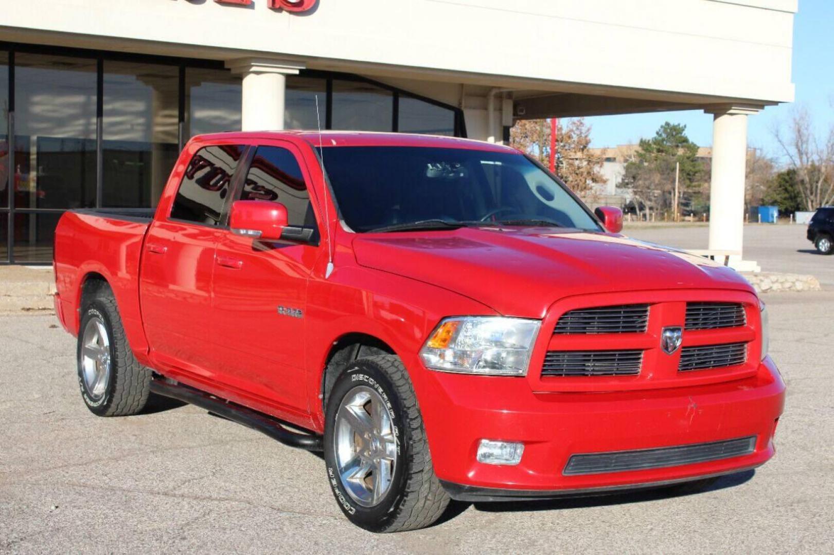 2010 Red Dodge Ram 1500 Laramie Crew Cab 4WD (1D7RV1CT9AS) with an 5.7L V8 OHV 16V engine, 5-Speed Automatic transmission, located at 4301 NW 39th , Oklahoma City, OK, 73112, (405) 949-5600, 35.512135, -97.598671 - NO DRIVERS LICENCE NO-FULL COVERAGE INSURANCE-NO CREDIT CHECK. COME ON OVER TO SUPERSPORTS AND TAKE A LOOK AND TEST DRIVE. PLEASE GIVE US A CALL AT (405) 949-5600. NO LICENSIA DE MANEJAR- NO SEGURO DE COBERTURA TOTAL- NO VERIFICACCION DE CREDITO. POR FAVOR VENGAN A SUPERSPORTS, ECHE UN VI - Photo#18