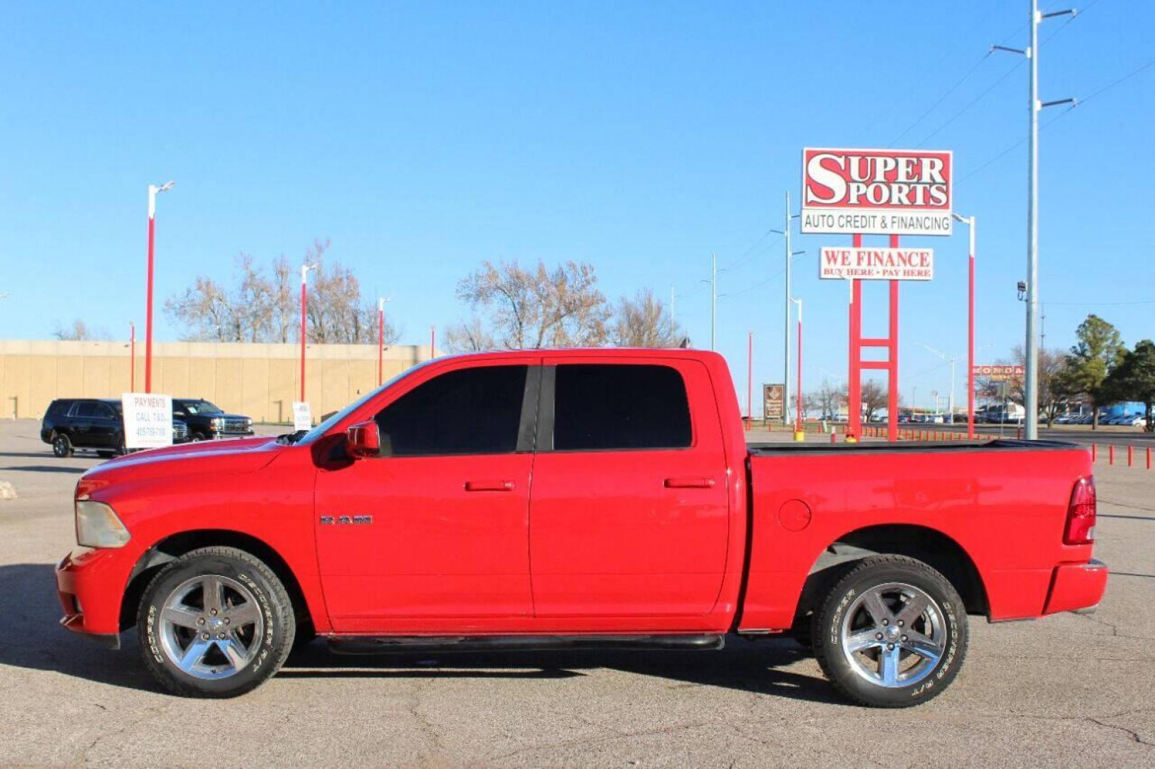 2010 Red Dodge Ram 1500 Laramie Crew Cab 4WD (1D7RV1CT9AS) with an 5.7L V8 OHV 16V engine, 5-Speed Automatic transmission, located at 4301 NW 39th , Oklahoma City, OK, 73112, (405) 949-5600, 35.512135, -97.598671 - NO DRIVERS LICENCE NO-FULL COVERAGE INSURANCE-NO CREDIT CHECK. COME ON OVER TO SUPERSPORTS AND TAKE A LOOK AND TEST DRIVE. PLEASE GIVE US A CALL AT (405) 949-5600. NO LICENSIA DE MANEJAR- NO SEGURO DE COBERTURA TOTAL- NO VERIFICACCION DE CREDITO. POR FAVOR VENGAN A SUPERSPORTS, ECHE UN VI - Photo#22